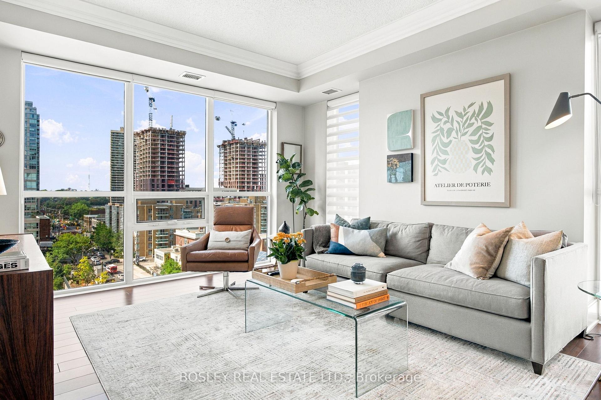 Photo of Unit 802, 25 Broadway Avenue