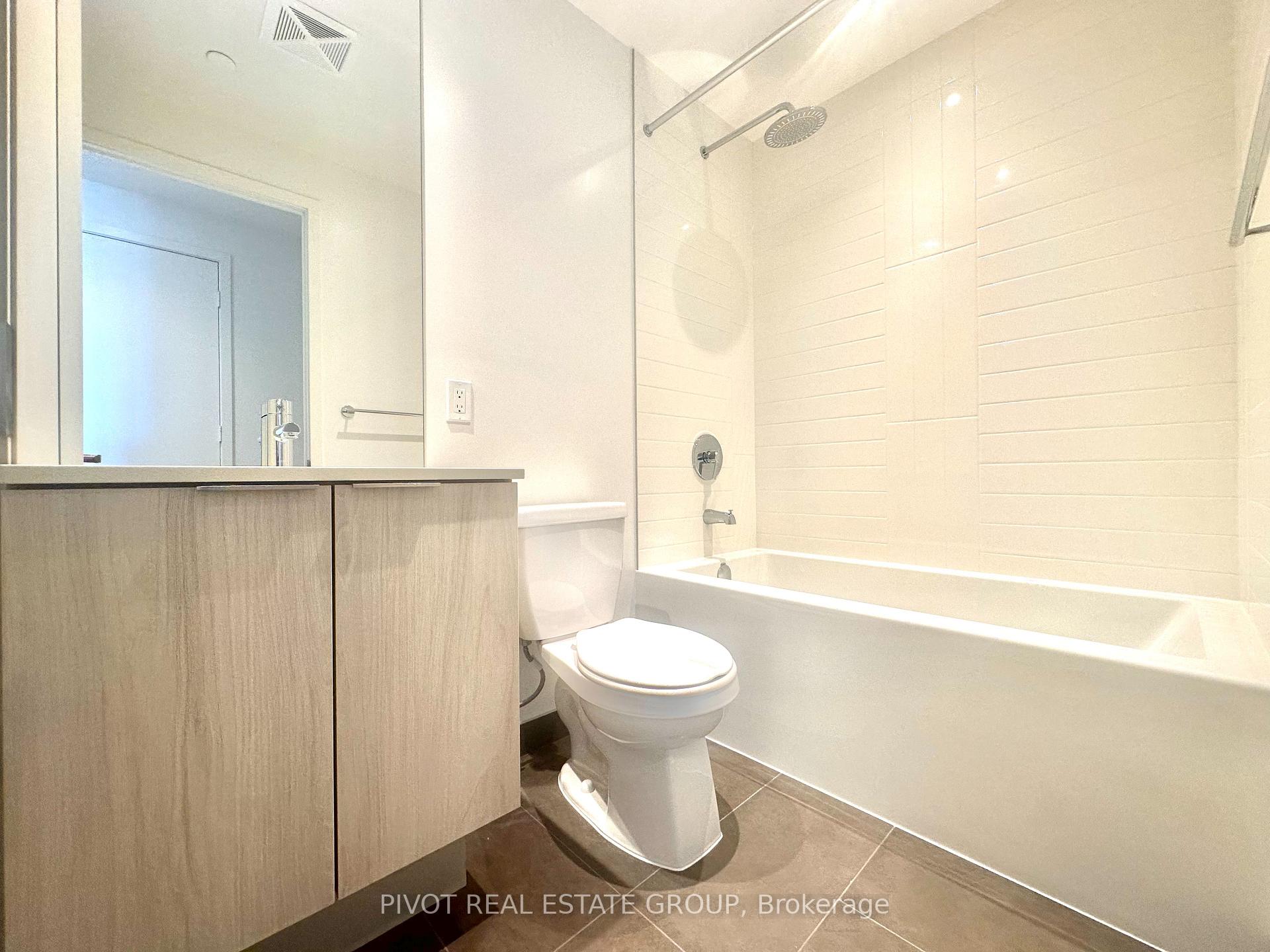 Photo 2 of 448 Burnhamthorpe Road W, Mississauga, City Centre — HOMEH