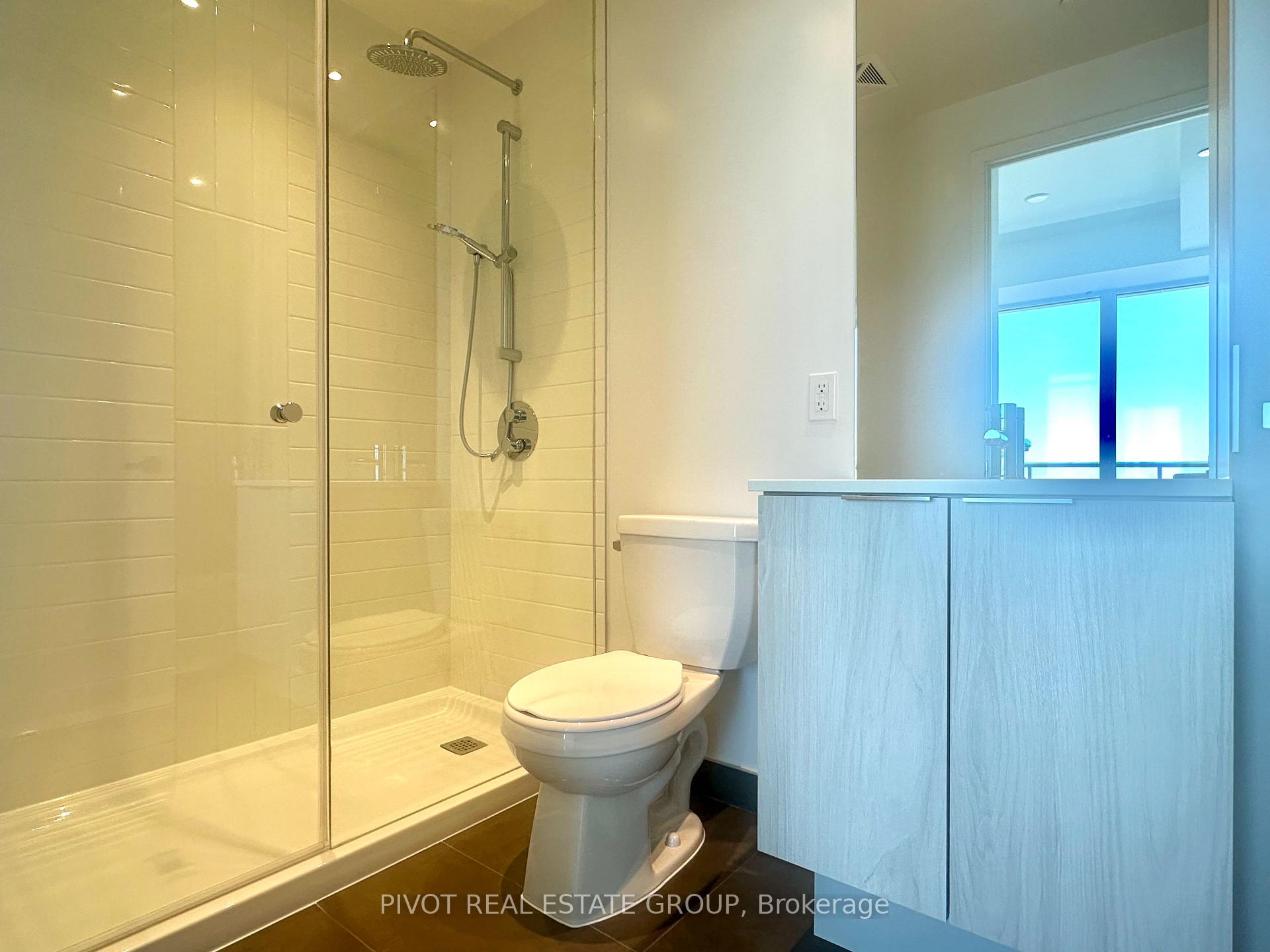 Photo 7 of 448 Burnhamthorpe Road W, Mississauga, City Centre — HOMEH
