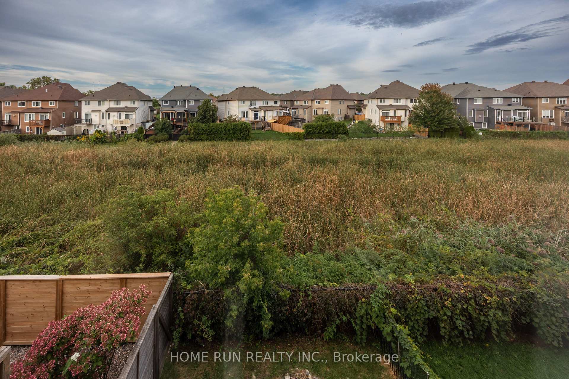 Photo 8 of 578 Pepperville Crescent, Ottawa, Kanata - Emerald Meadows/Trailwest — HOMEH
