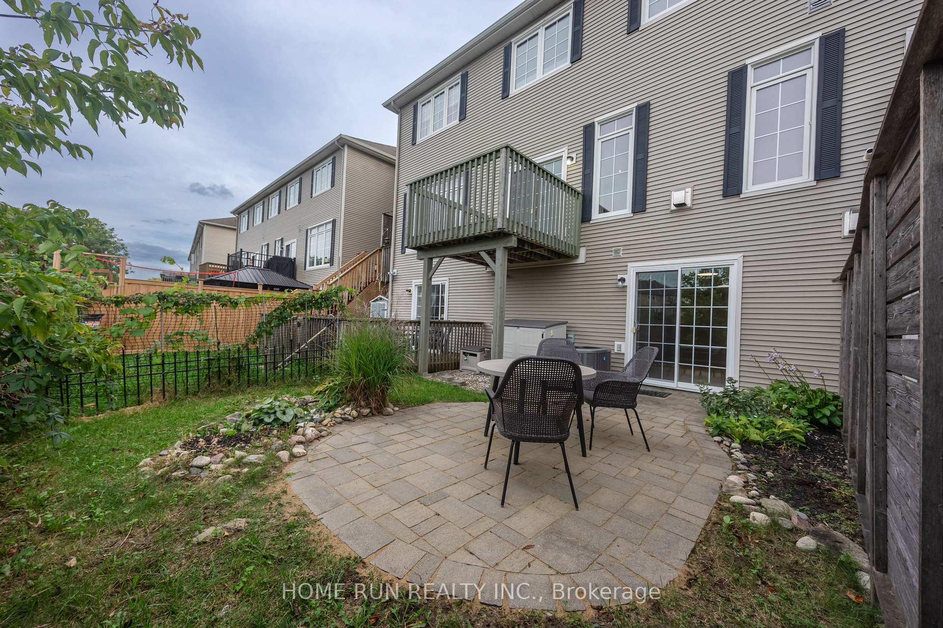 Photo 12 of 578 Pepperville Crescent, Ottawa, Kanata - Emerald Meadows/Trailwest — HOMEH