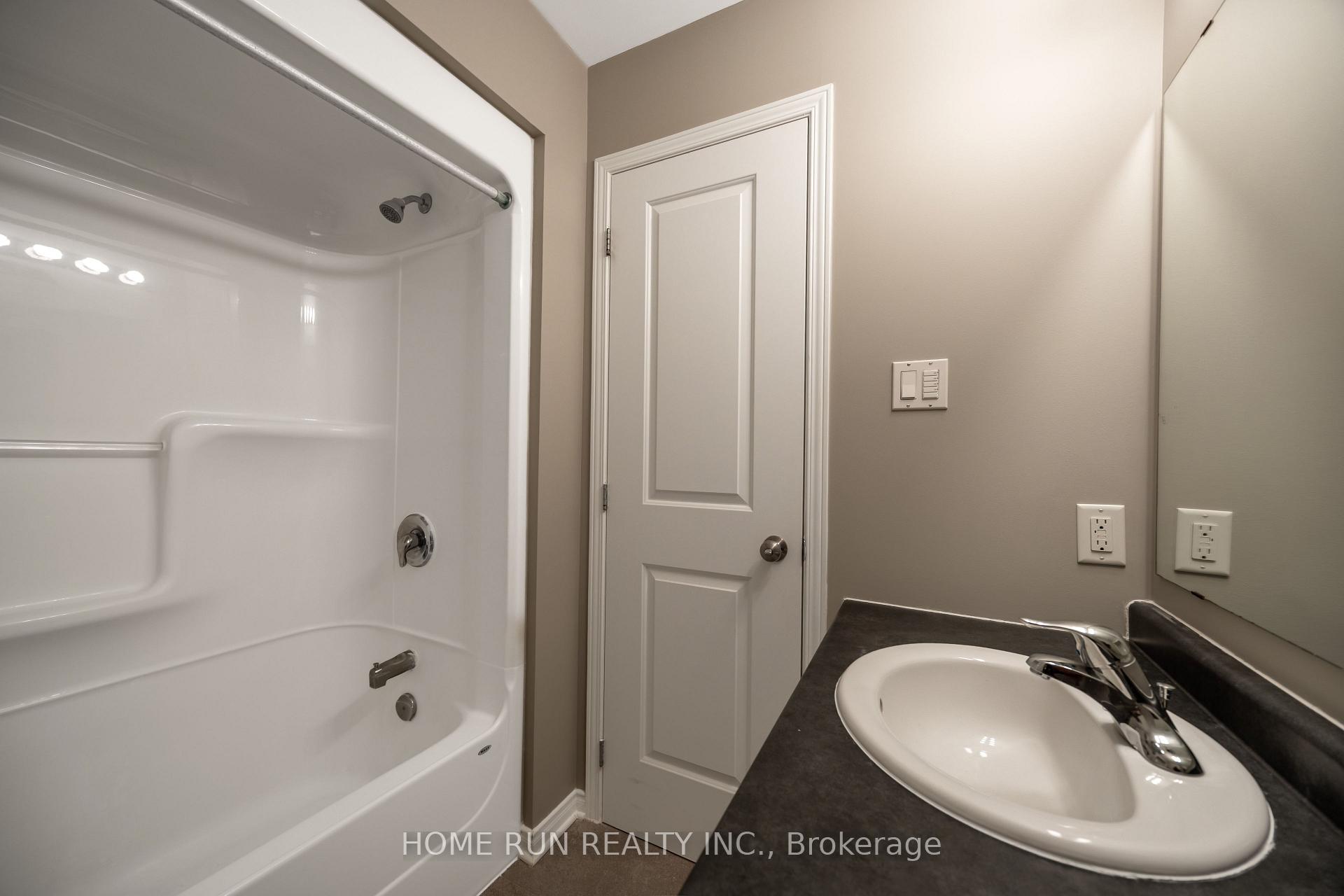 Photo 40 of 578 Pepperville Crescent, Ottawa, Kanata - Emerald Meadows/Trailwest — HOMEH