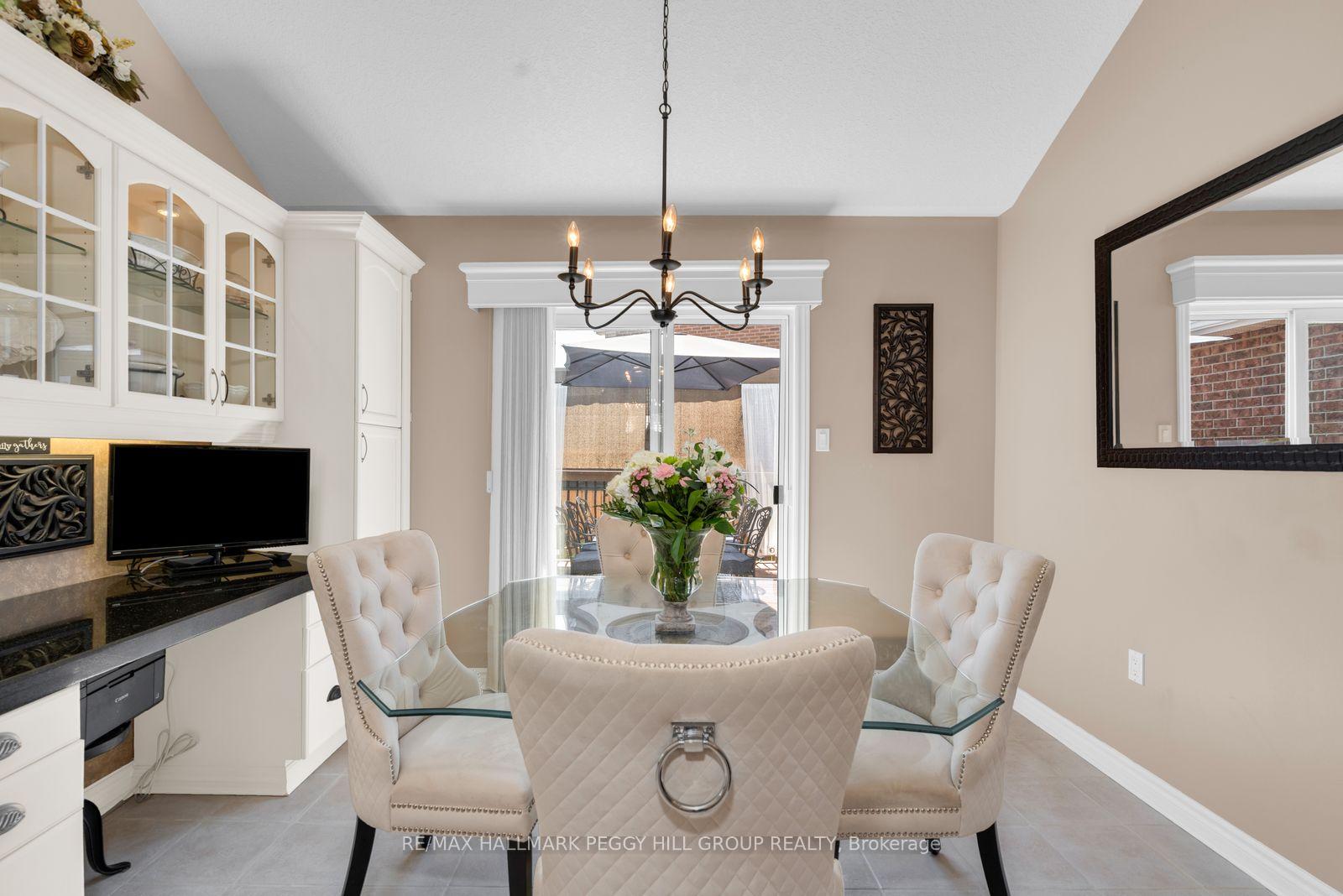 Photo 4 of 52 Summerset Drive, Barrie, Ardagh — HOMEH
