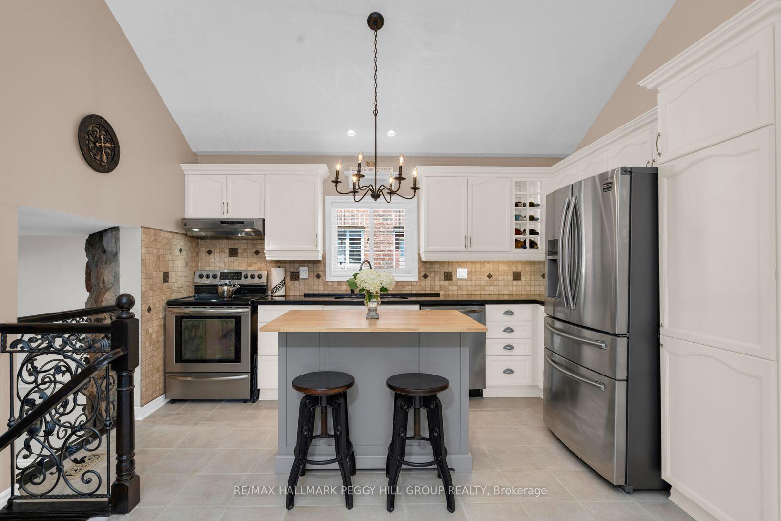 Photo 5 of 52 Summerset Drive, Barrie, Ardagh — HOMEH