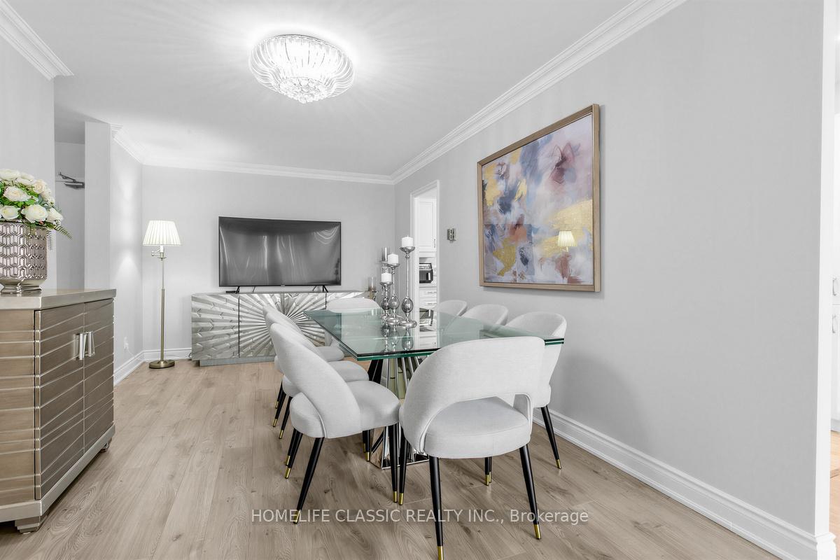 Photo 4 of Unit 803, 40 Baif Boulevard, Richmond Hill, North Richvale — HOMEH