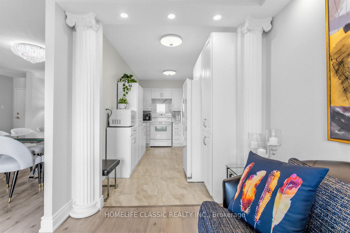 Photo 11 of Unit 803, 40 Baif Boulevard, Richmond Hill, North Richvale — HOMEH