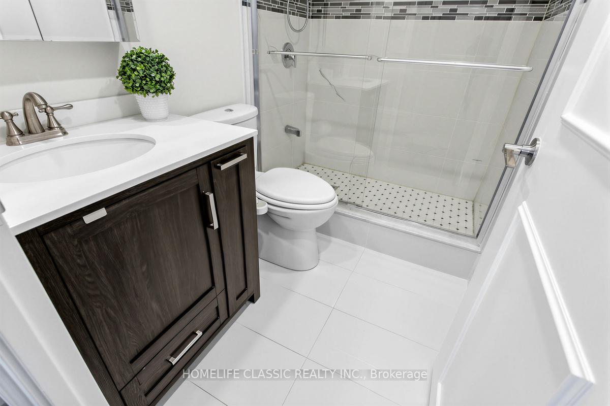 Photo 17 of Unit 803, 40 Baif Boulevard, Richmond Hill, North Richvale — HOMEH