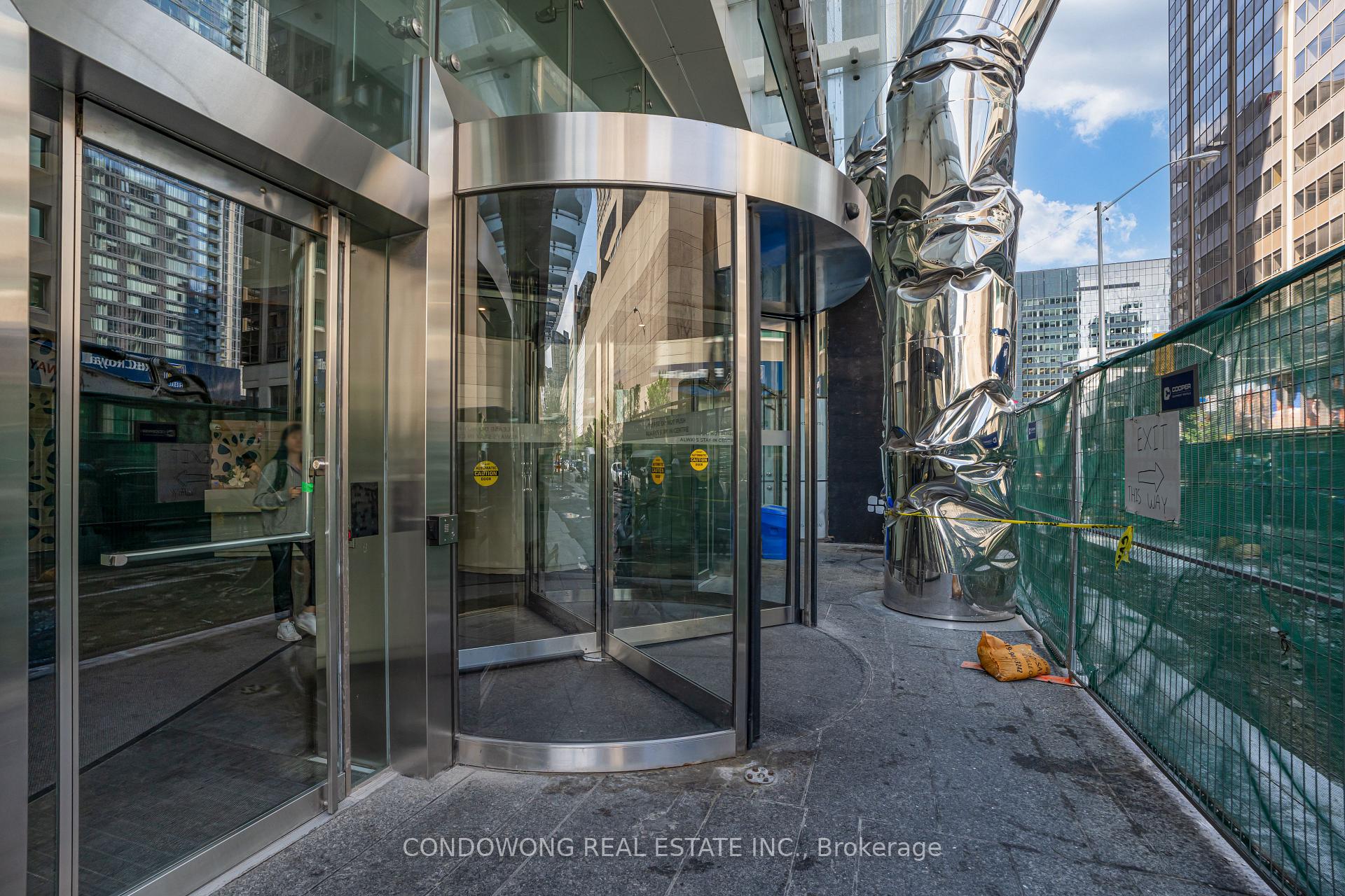 Photo 33 of Unit 4710, 1 Bloor Street E, Toronto, Bay Street Corridor — HOMEH