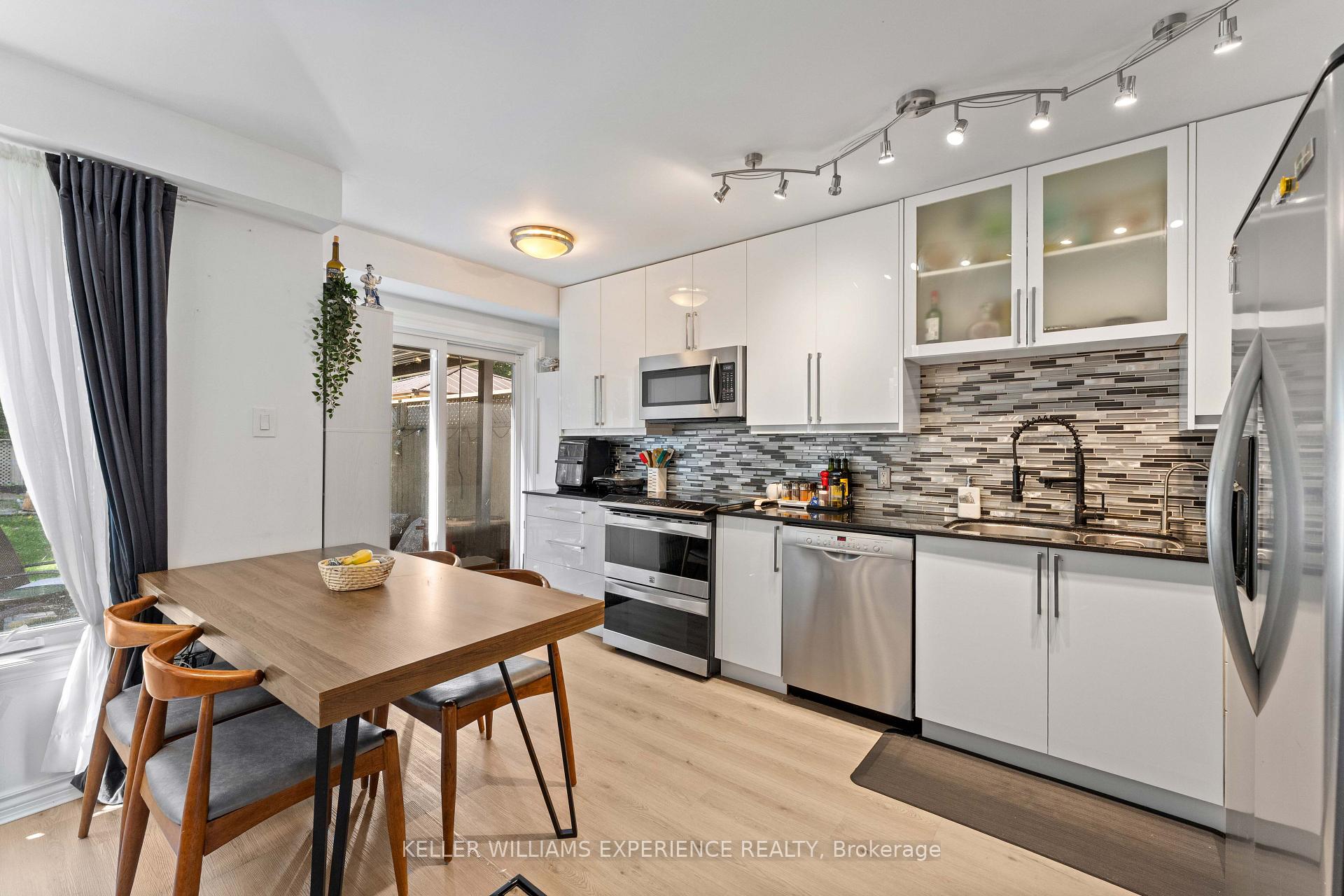 Photo 10 of 250 Ferndale Drive S, Barrie, Ardagh — HOMEH