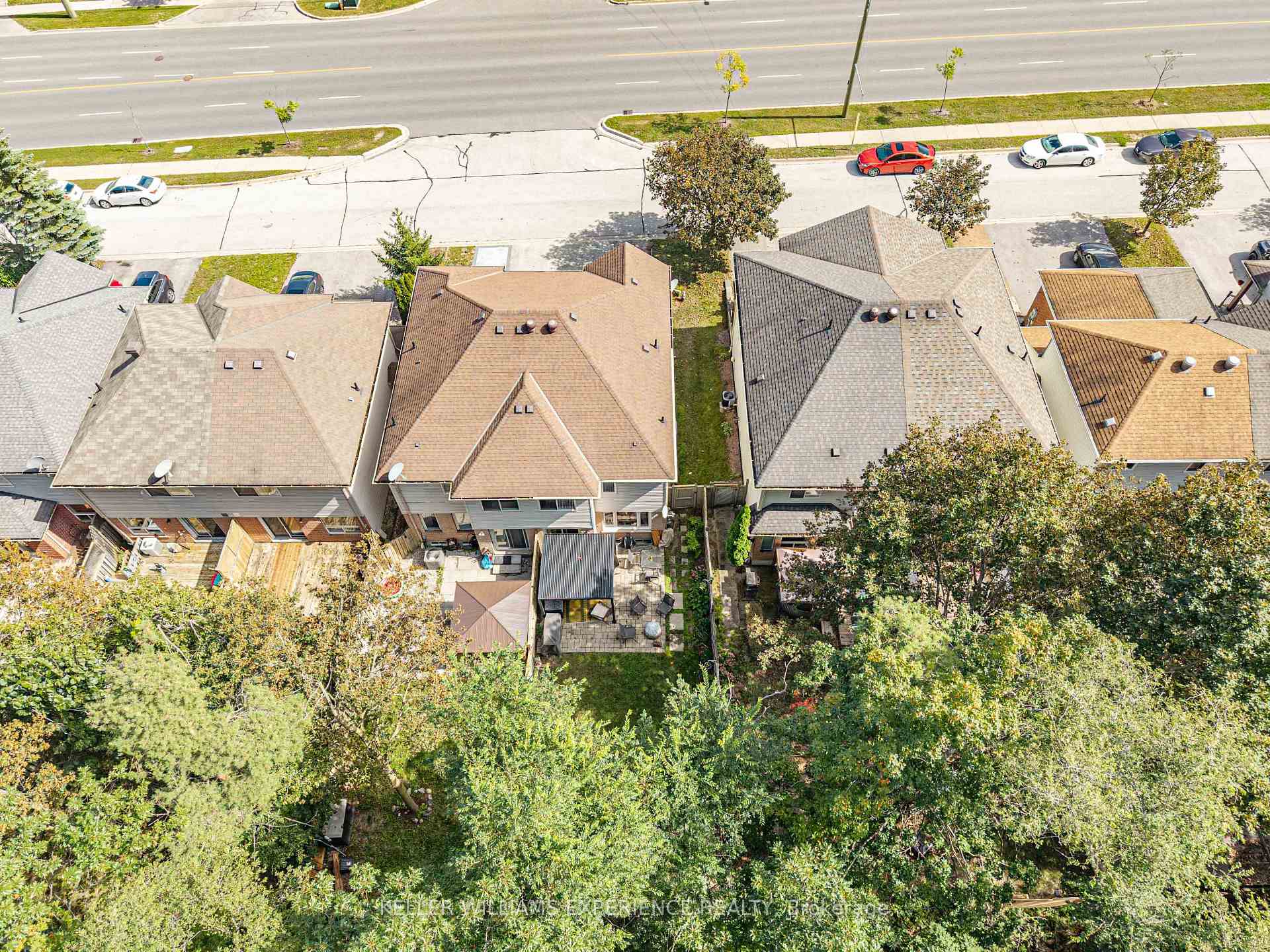 Photo 35 of 250 Ferndale Drive S, Barrie, Ardagh — HOMEH