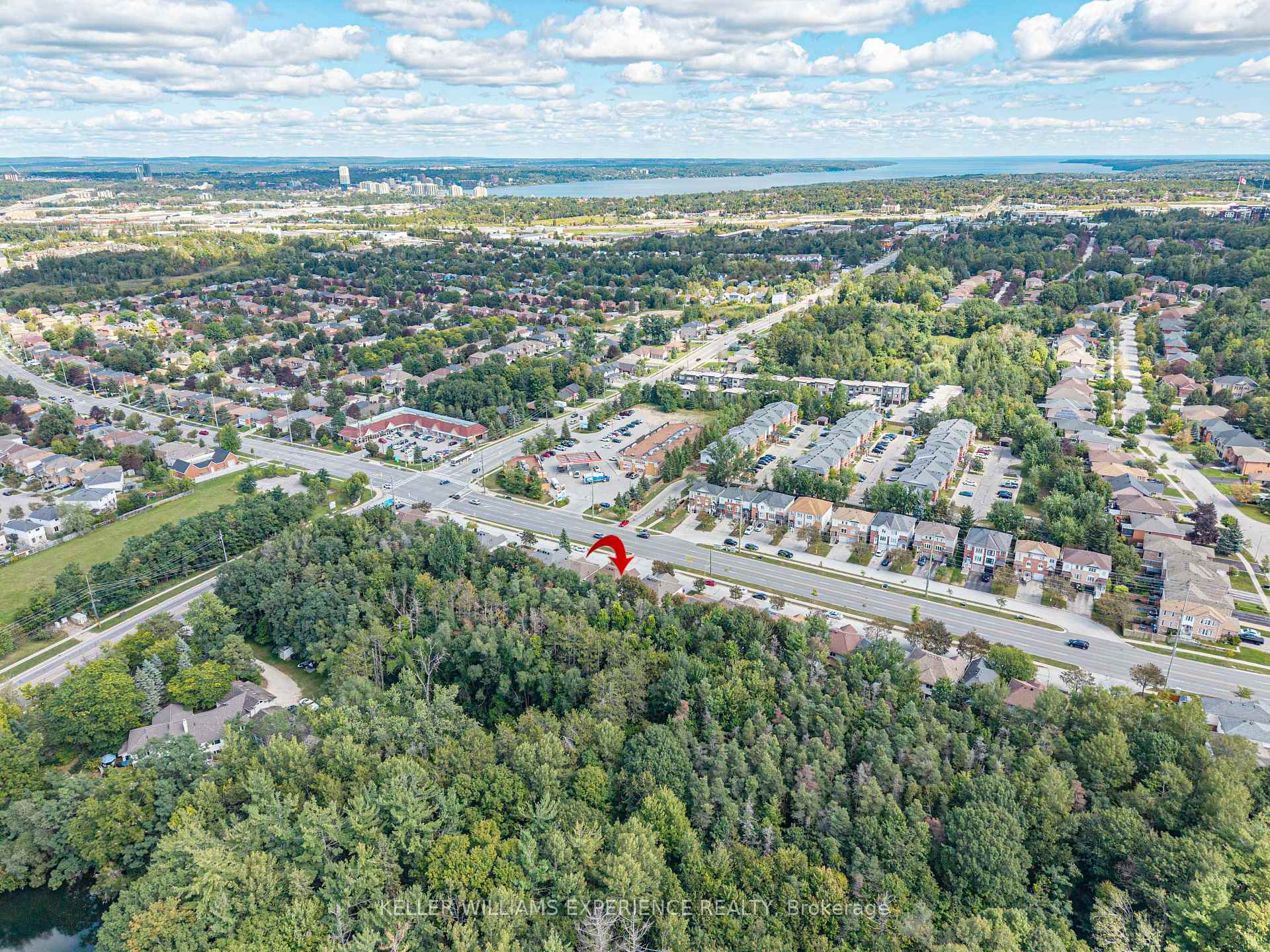 Photo 37 of 250 Ferndale Drive S, Barrie, Ardagh — HOMEH