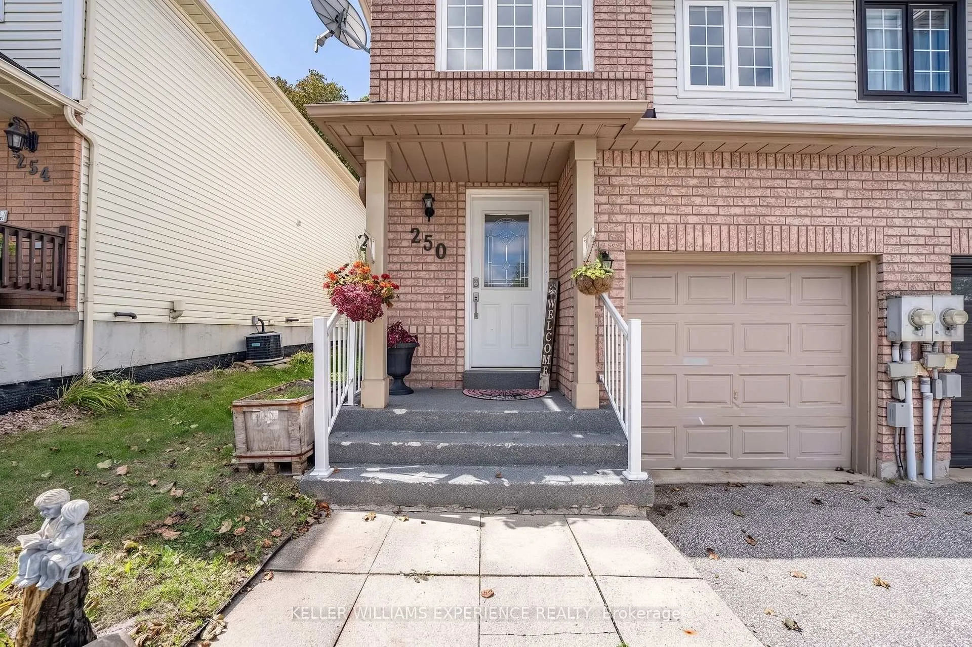 Photo 3 of 250 Ferndale Drive S, Barrie, Ardagh — HOMEH