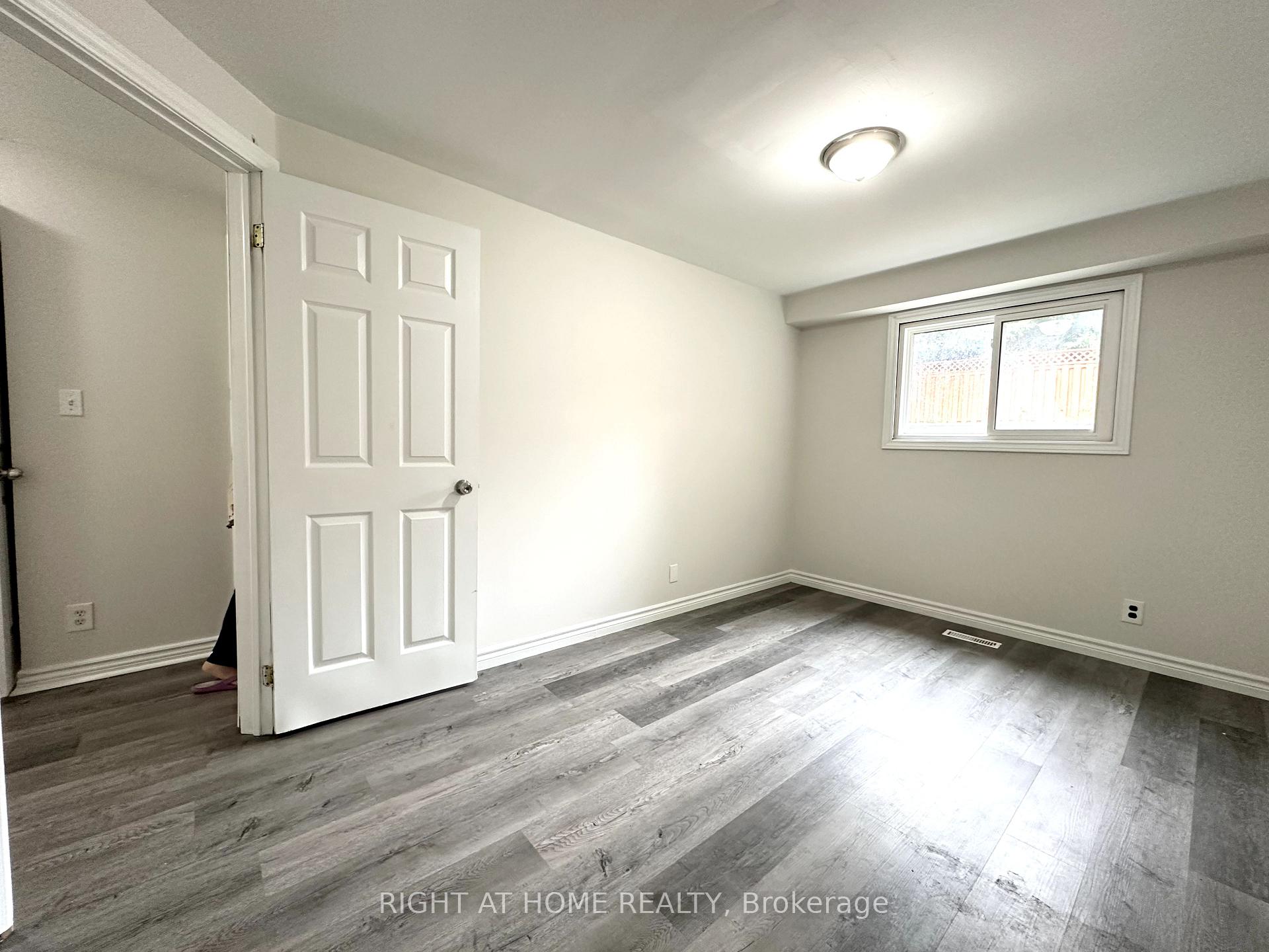 Photo 4 of 270 Coventry Court, Oshawa, Eastdale — HOMEH