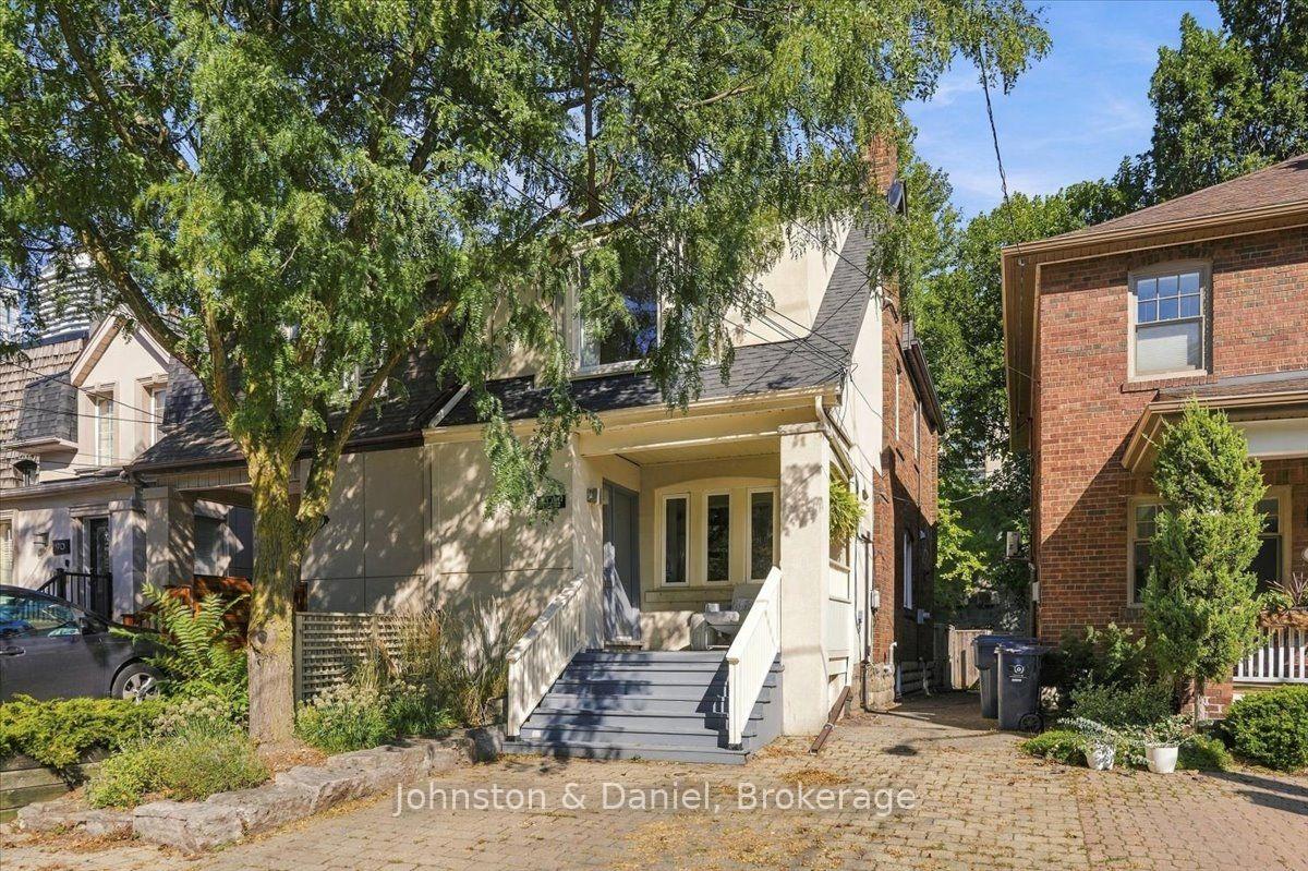 Front of 194 Hillsdale Avenue E