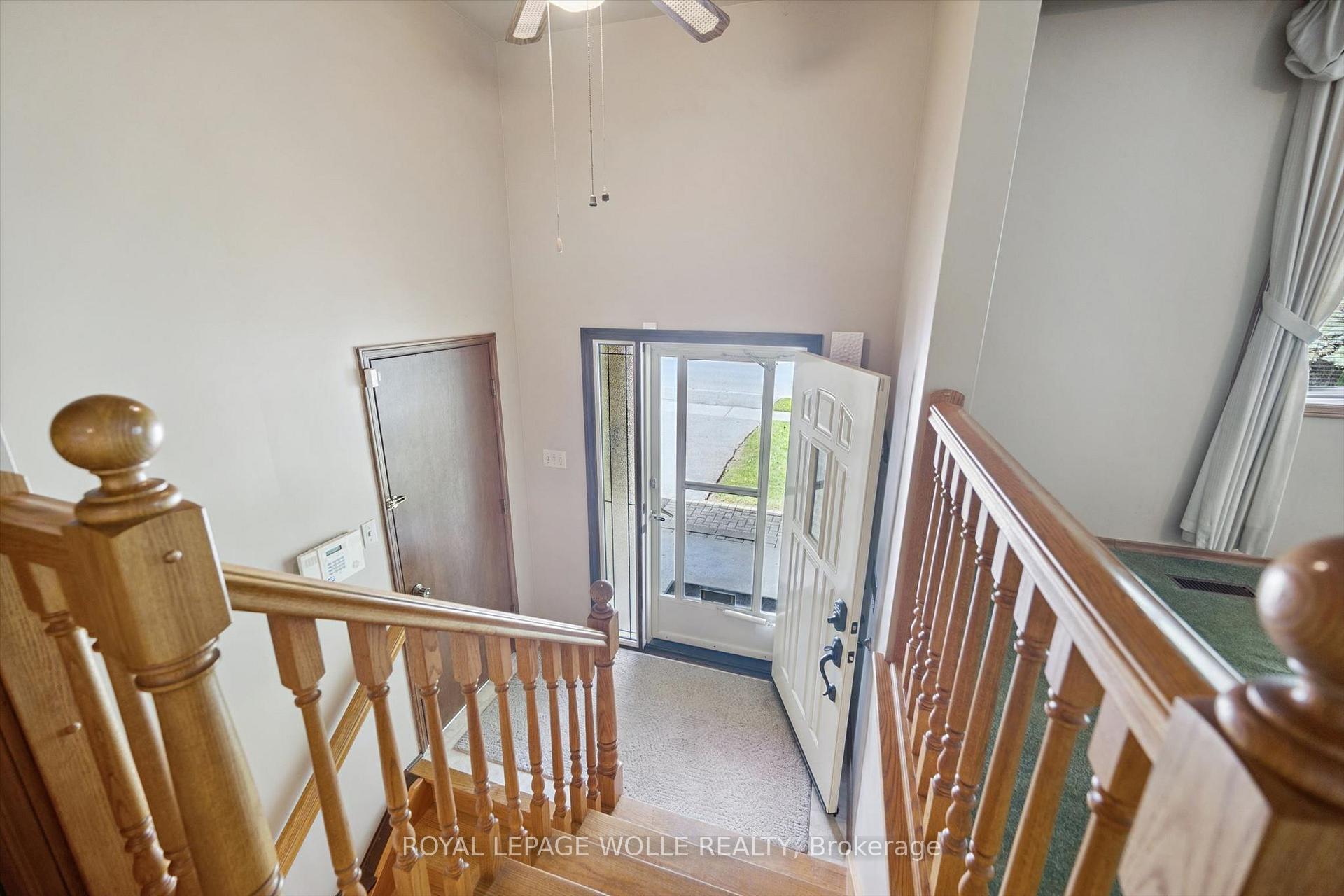 Photo 3 of 309 Toll Gate Boulevard, Waterloo, Lakeshore Village — HOMEH