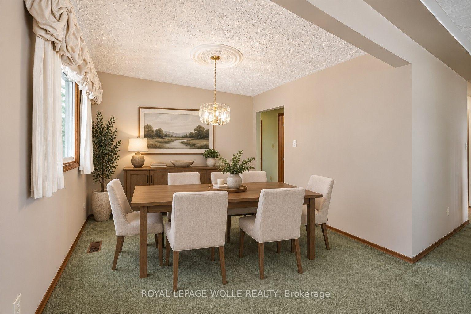 Photo 10 of 309 Toll Gate Boulevard, Waterloo, Lakeshore Village — HOMEH