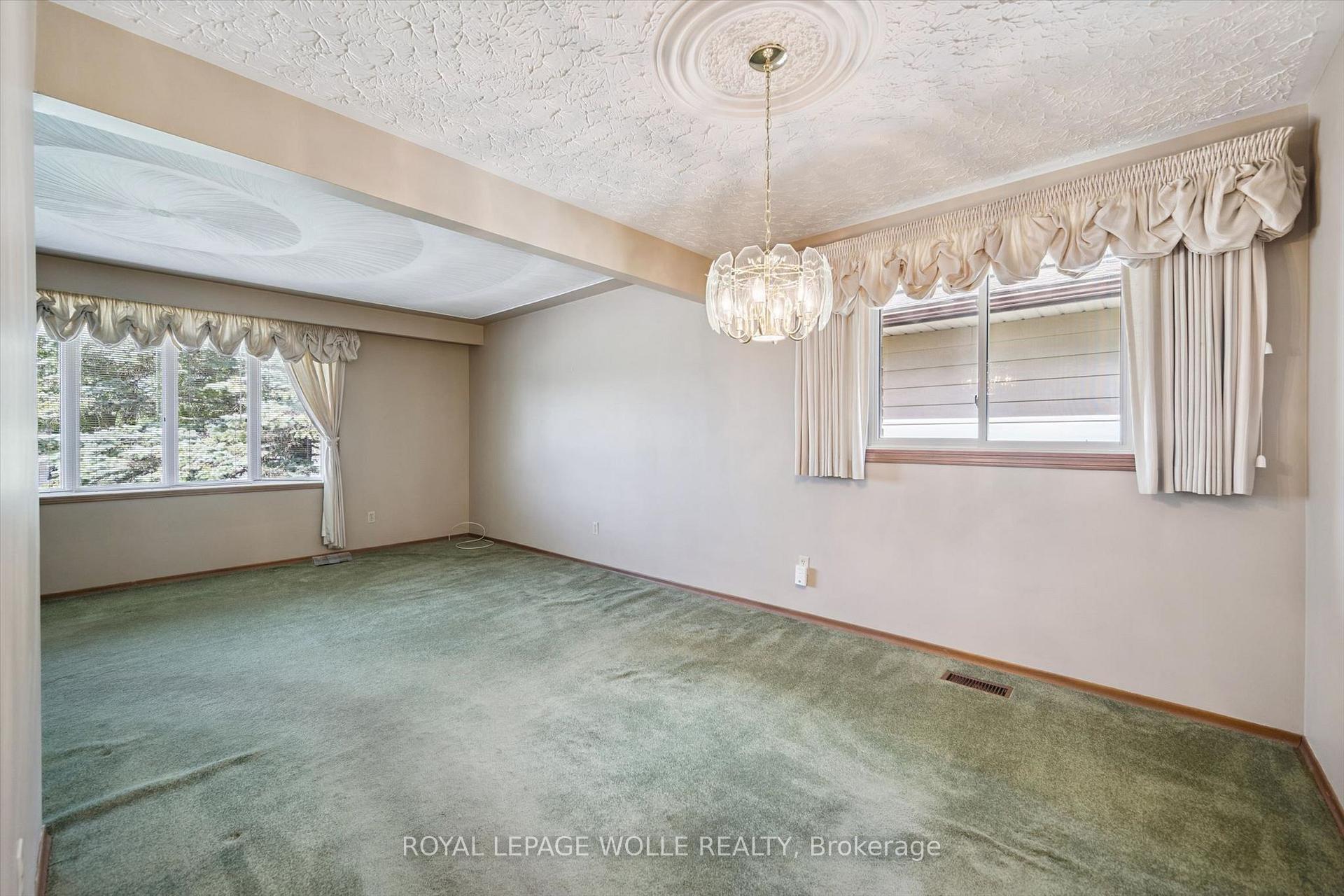 Photo 12 of 309 Toll Gate Boulevard, Waterloo, Lakeshore Village — HOMEH
