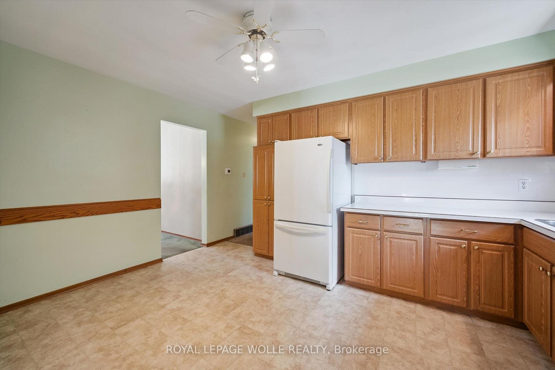 Photo 14 of 309 Toll Gate Boulevard, Waterloo, Lakeshore Village — HOMEH