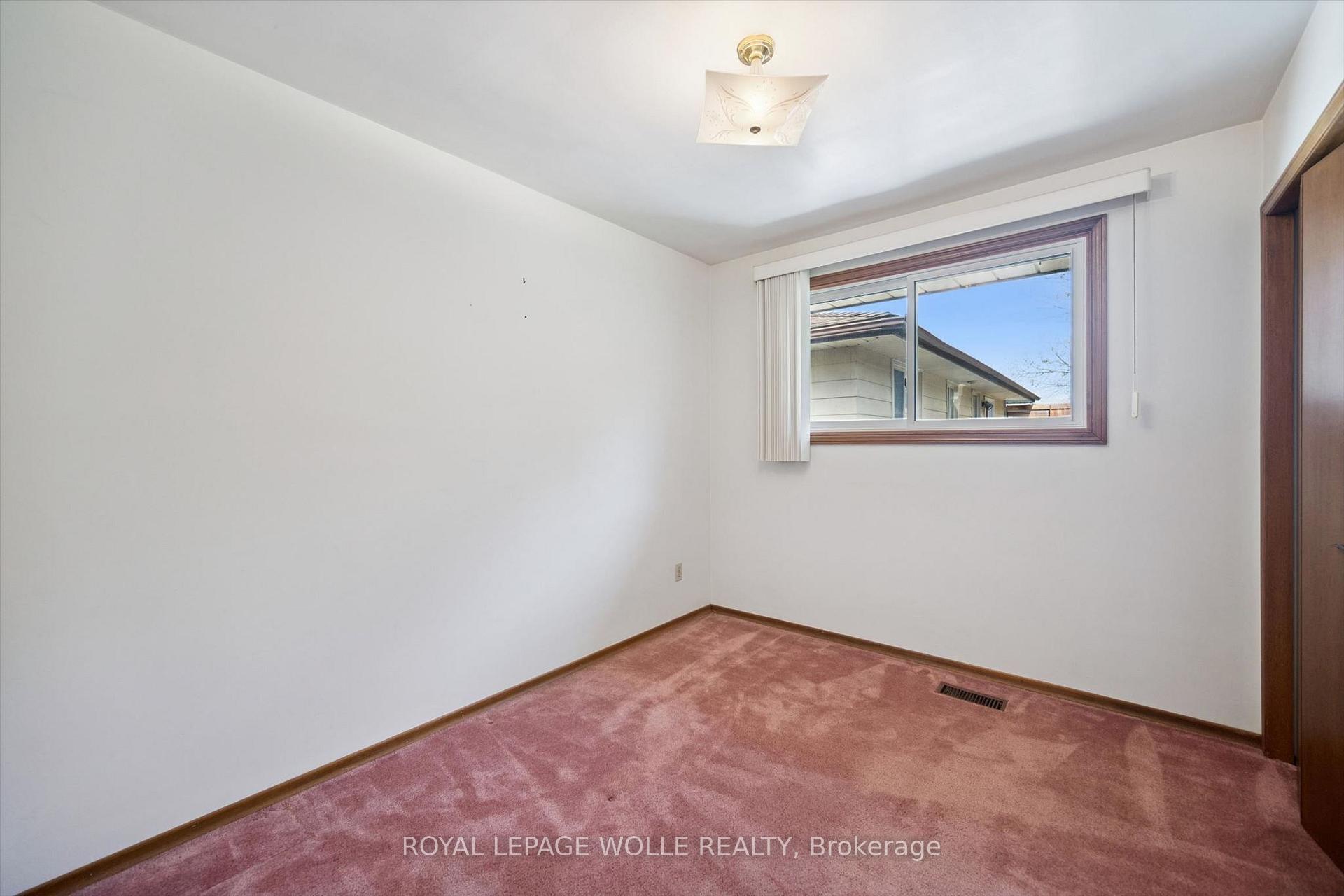 Photo 23 of 309 Toll Gate Boulevard, Waterloo, Lakeshore Village — HOMEH