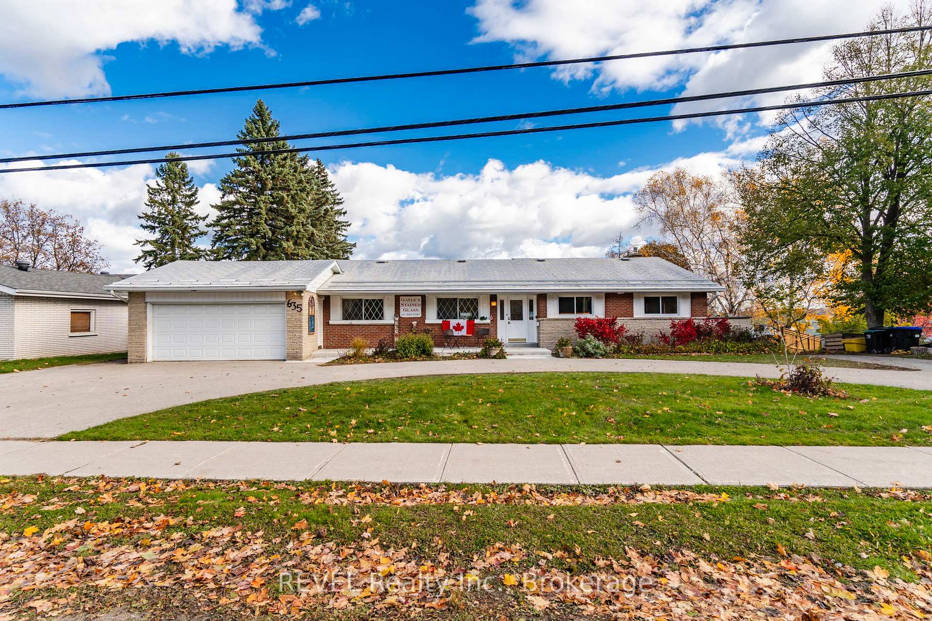 Photo 2 of 635 William Street, Midland — HOMEH