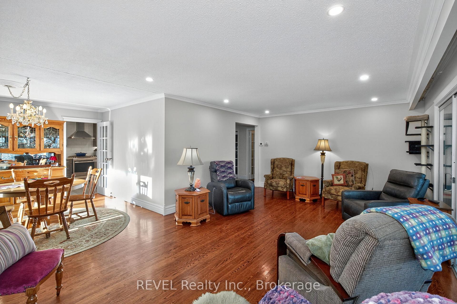 Photo 13 of 635 William Street, Midland — HOMEH