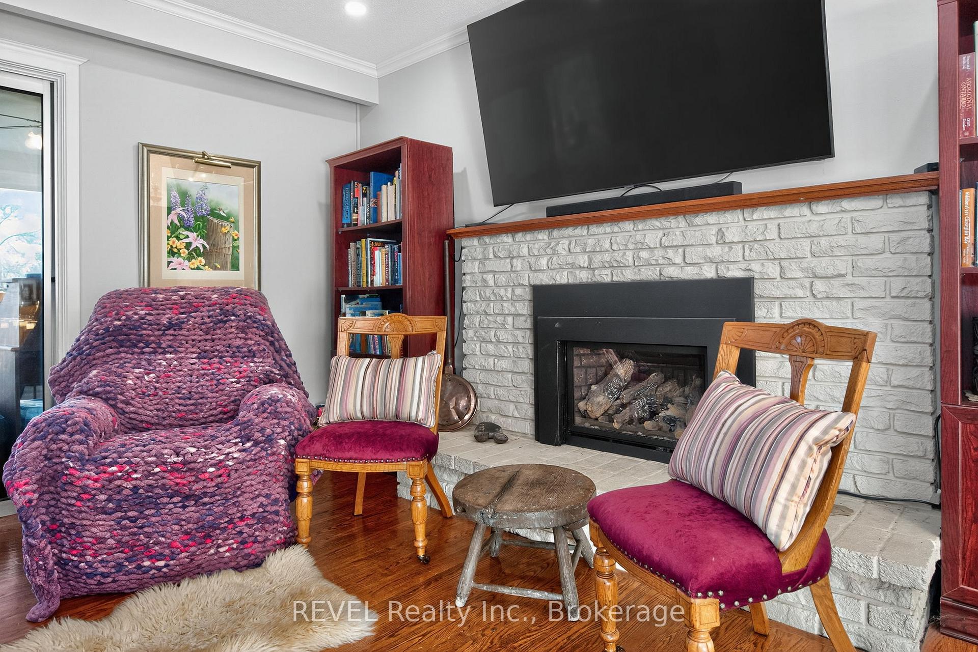 Photo 16 of 635 William Street, Midland — HOMEH