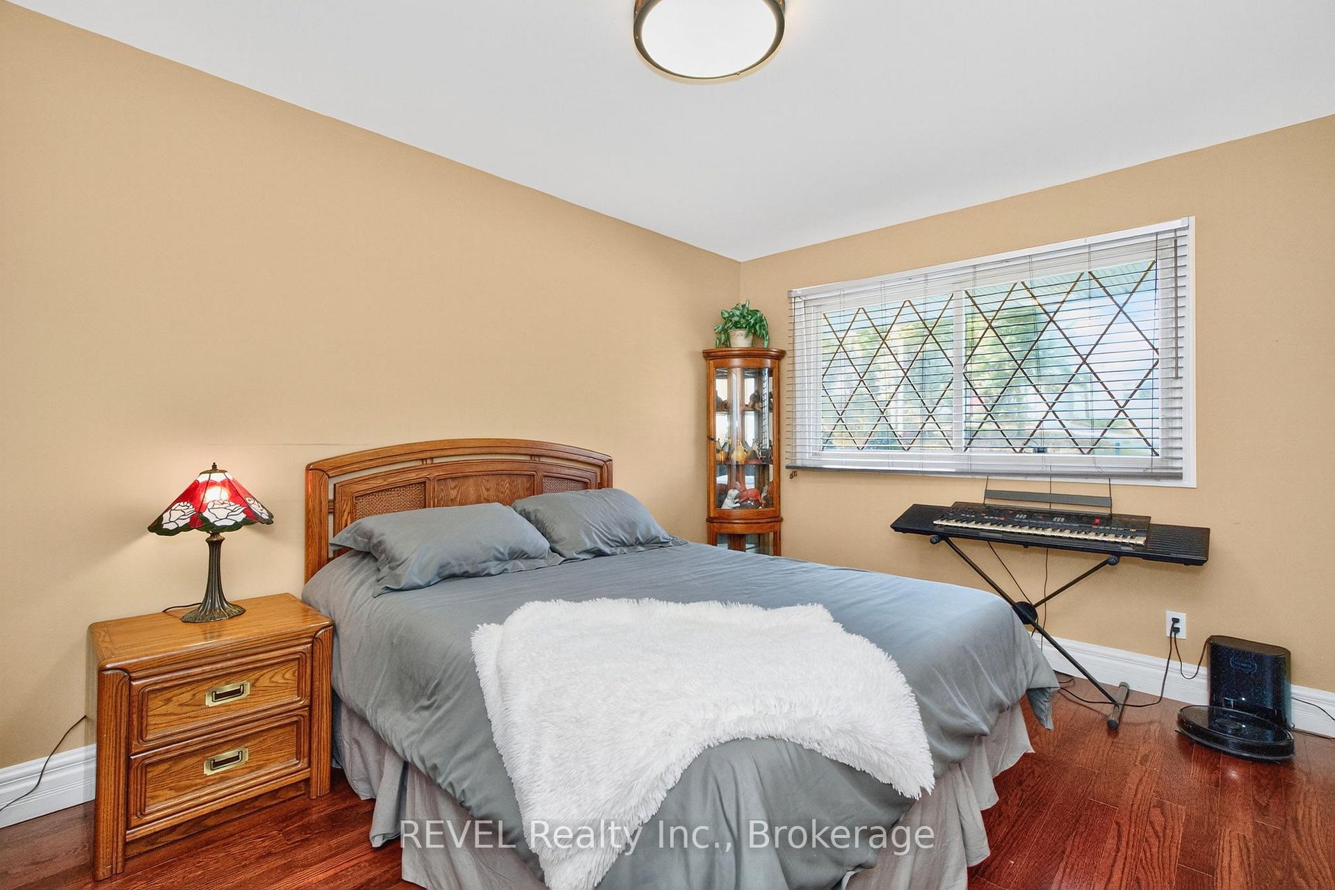 Photo 26 of 635 William Street, Midland — HOMEH