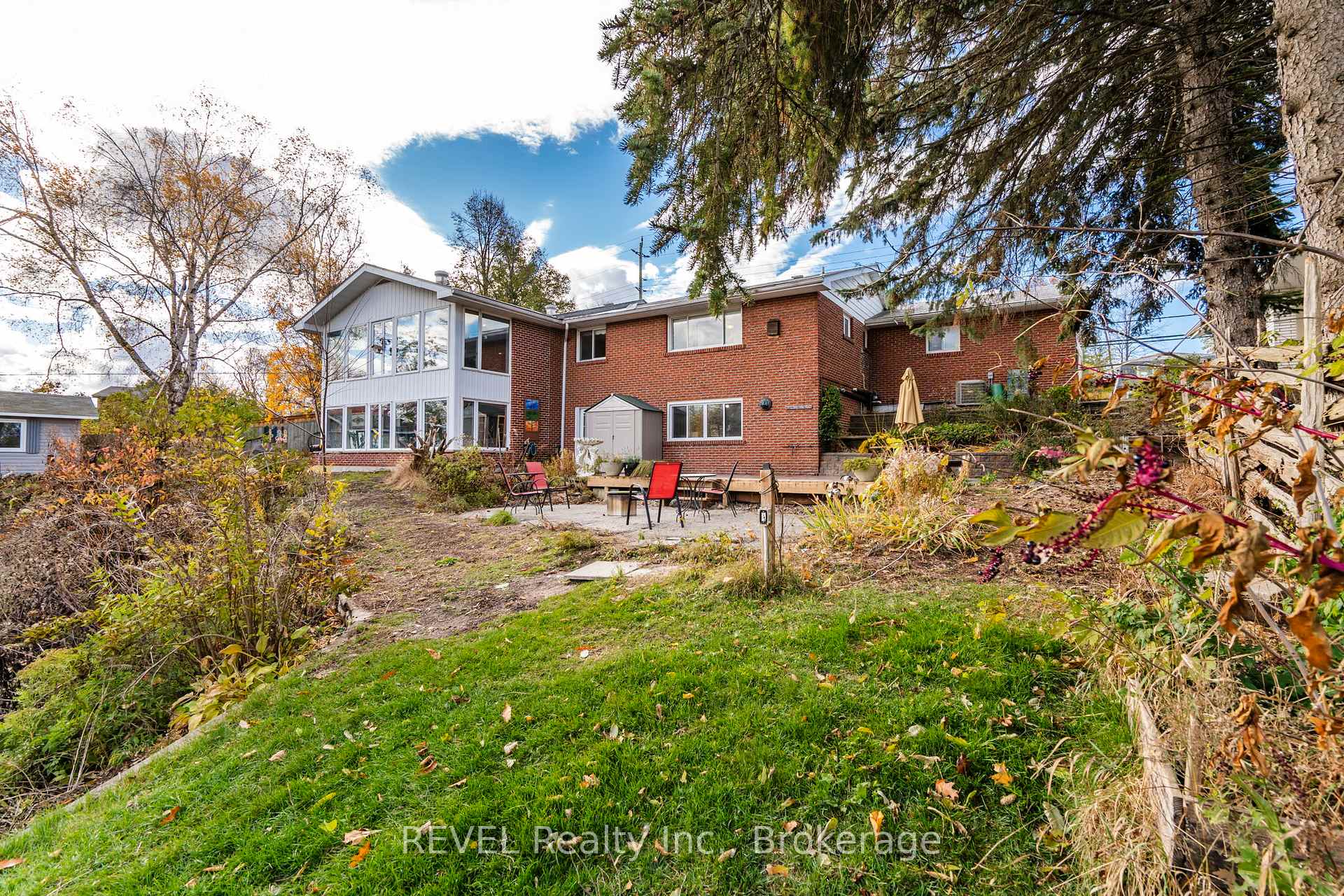 Photo 42 of 635 William Street, Midland — HOMEH