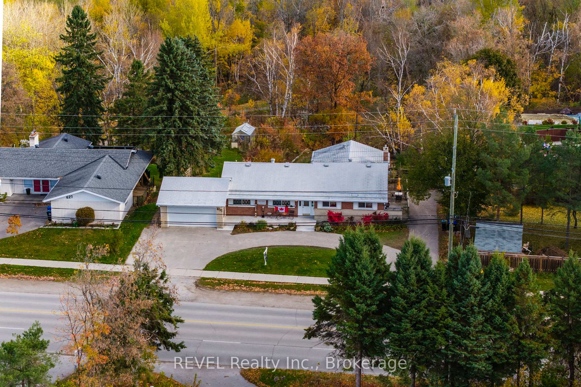 Photo 47 of 635 William Street, Midland — HOMEH