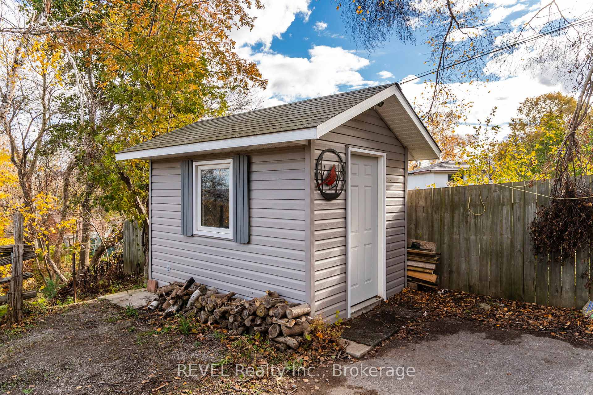Photo 48 of 635 William Street, Midland — HOMEH