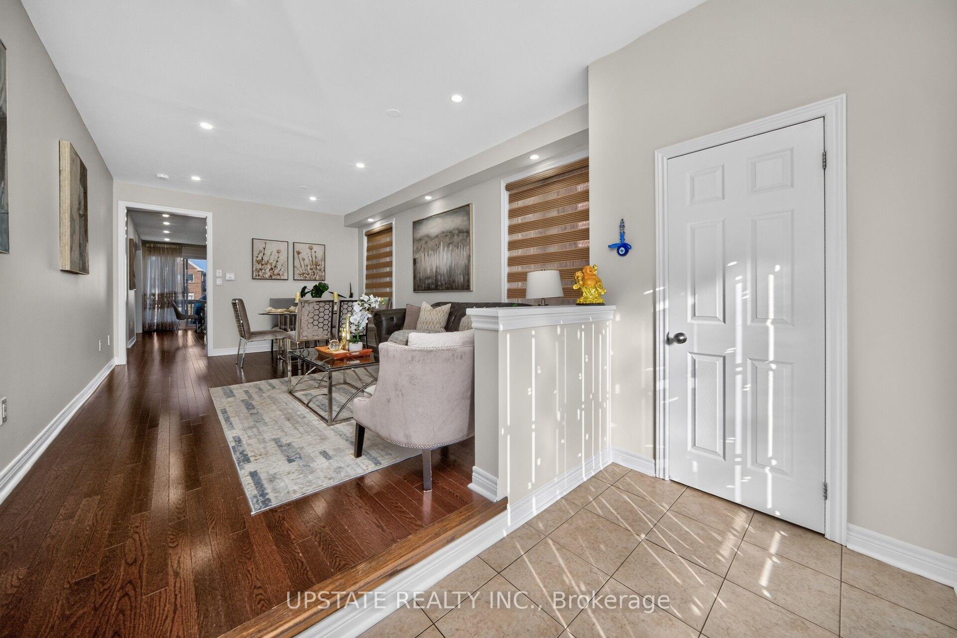 Photo 4 of 13 Timbercove Road, Brampton, Credit Valley — HOMEH