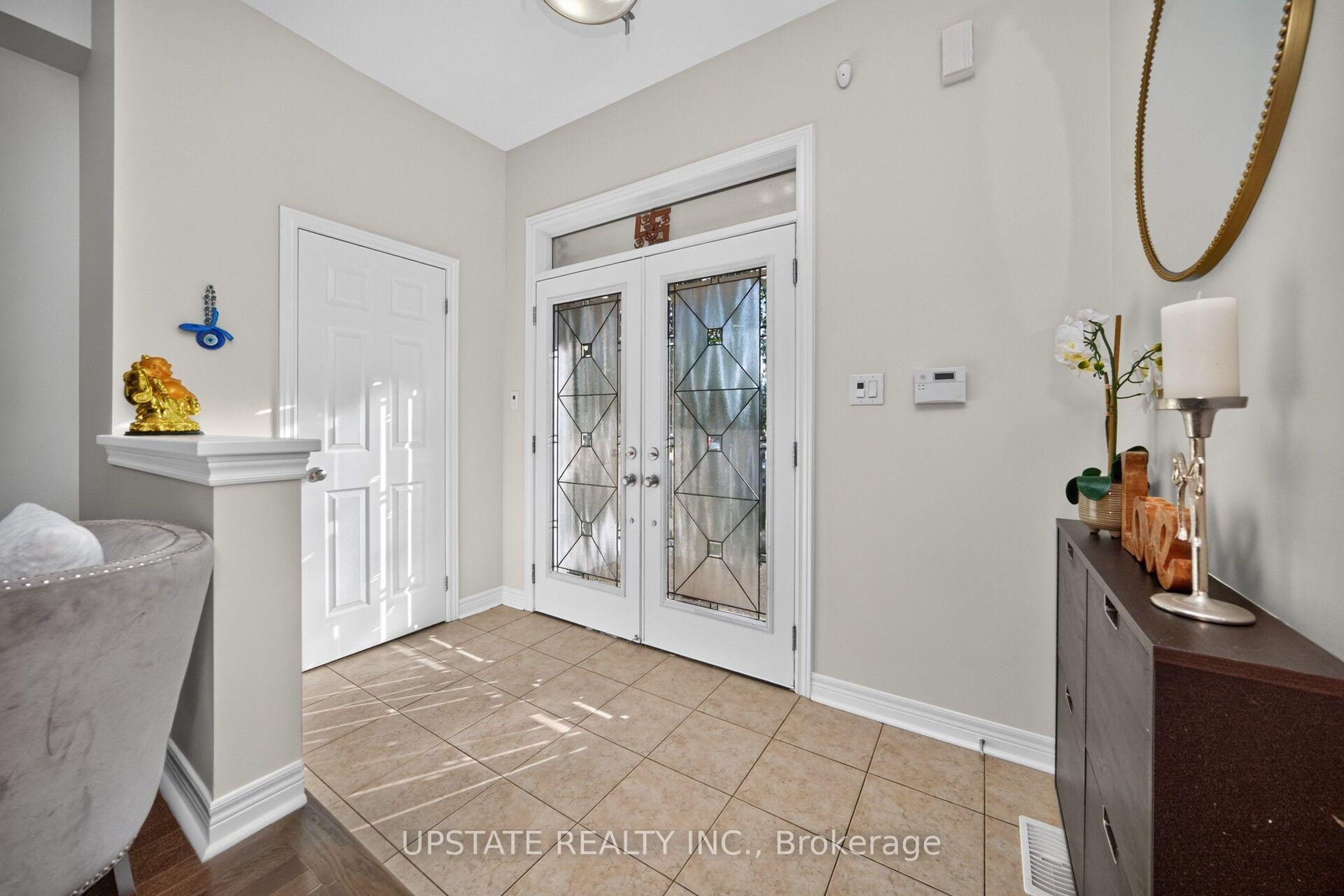 Photo 5 of 13 Timbercove Road, Brampton, Credit Valley — HOMEH