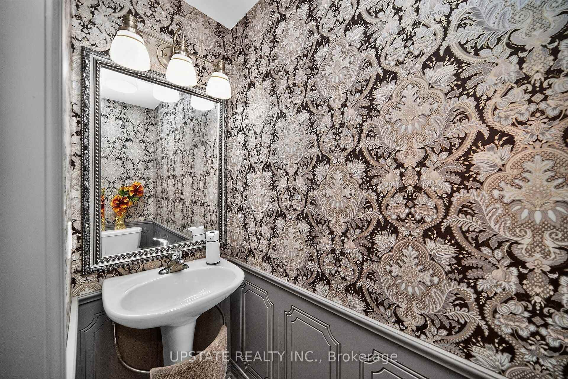 Photo 14 of 13 Timbercove Road, Brampton, Credit Valley — HOMEH