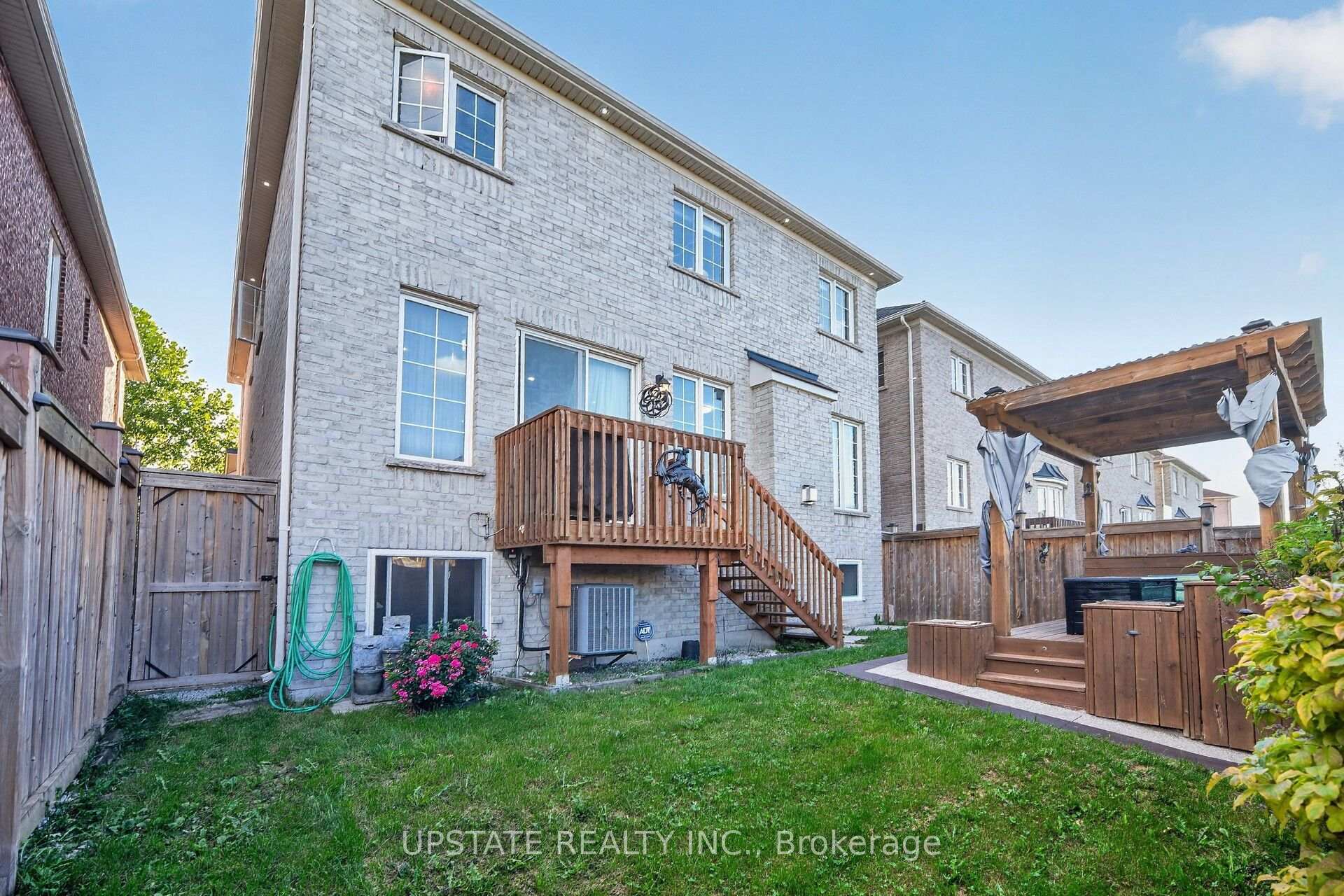 Photo 42 of 13 Timbercove Road, Brampton, Credit Valley — HOMEH