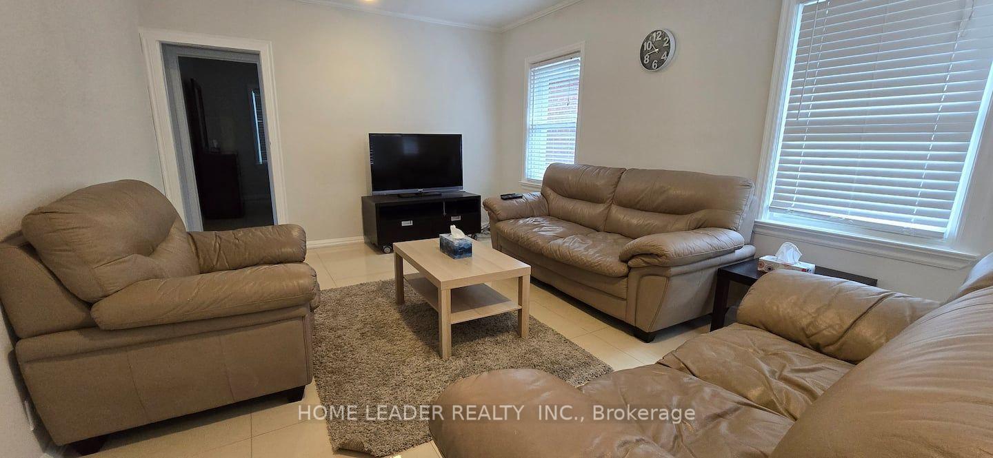 Photo 3 of 21 Franklin Avenue, North York, Lansing-Westgate — HOMEH