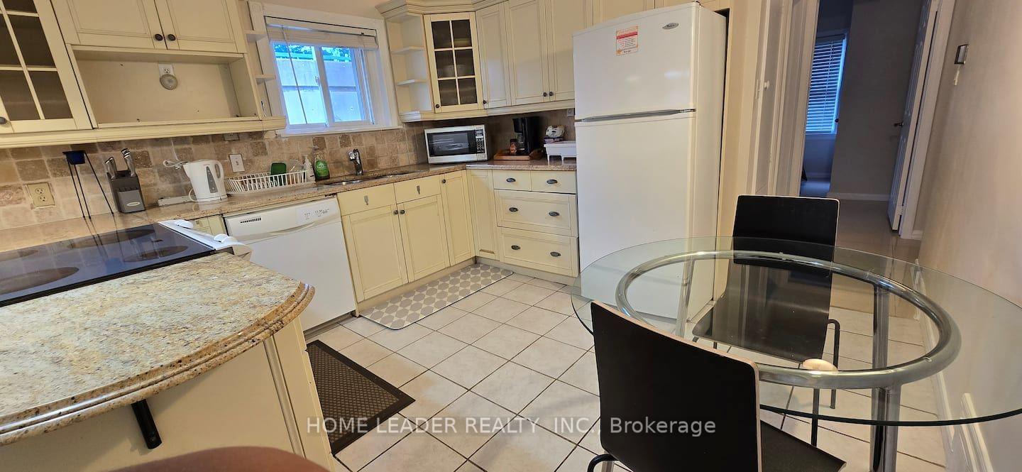 Photo 4 of 21 Franklin Avenue, North York, Lansing-Westgate — HOMEH