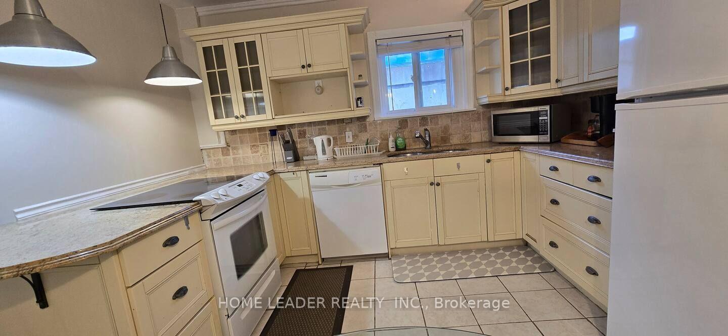 Photo 5 of 21 Franklin Avenue, North York, Lansing-Westgate — HOMEH