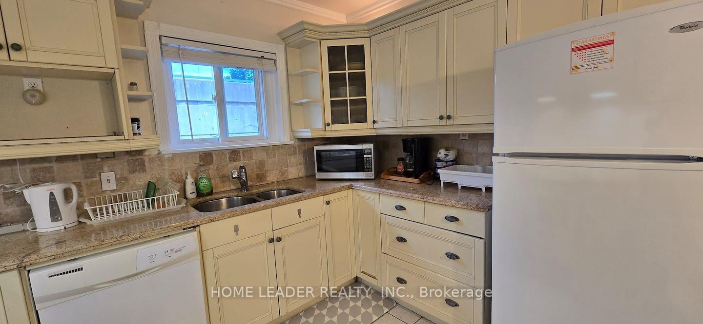 Photo 7 of 21 Franklin Avenue, North York, Lansing-Westgate — HOMEH