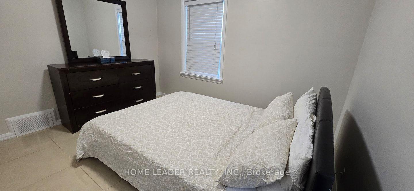 Photo 11 of 21 Franklin Avenue, North York, Lansing-Westgate — HOMEH