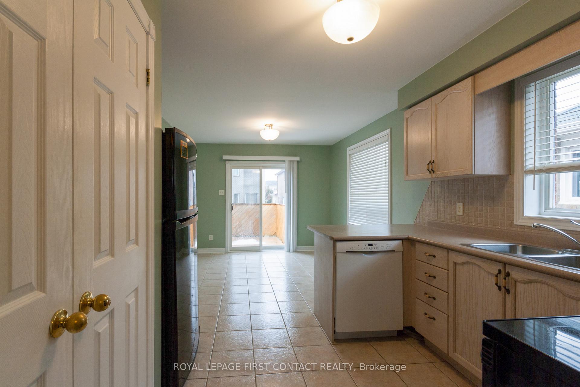 Photo 5 of Unit Upper, 238 Wessenger Drive, Barrie, Holly — HOMEH
