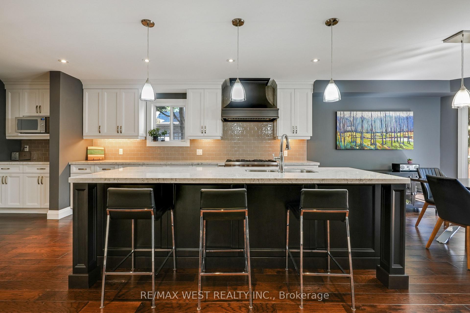 Photo 3 of 303 Tupper Boulevard, New Tecumseth, Alliston — HOMEH
