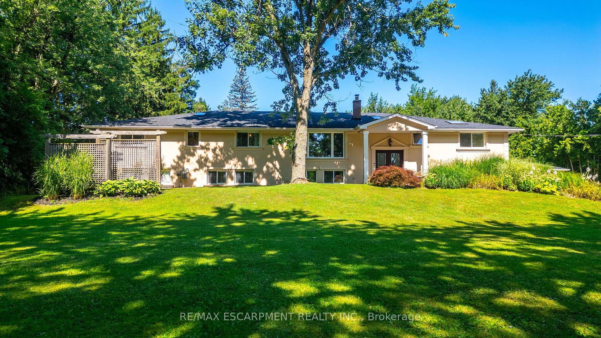 Photo of 2159 Britannia Road