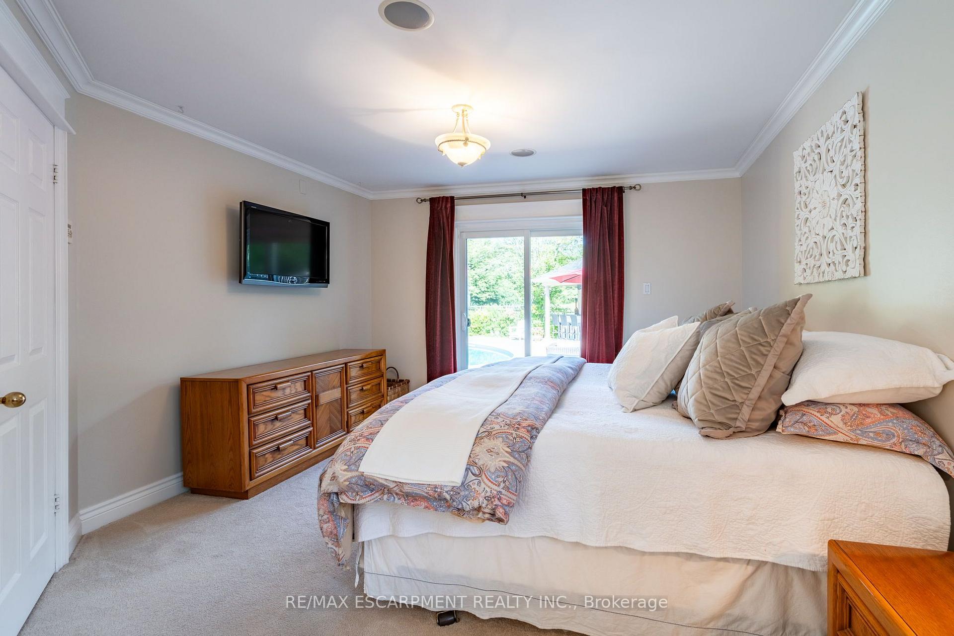 Photo 18 of 2159 Britannia Road, Burlington, Rural Burlington — HOMEH