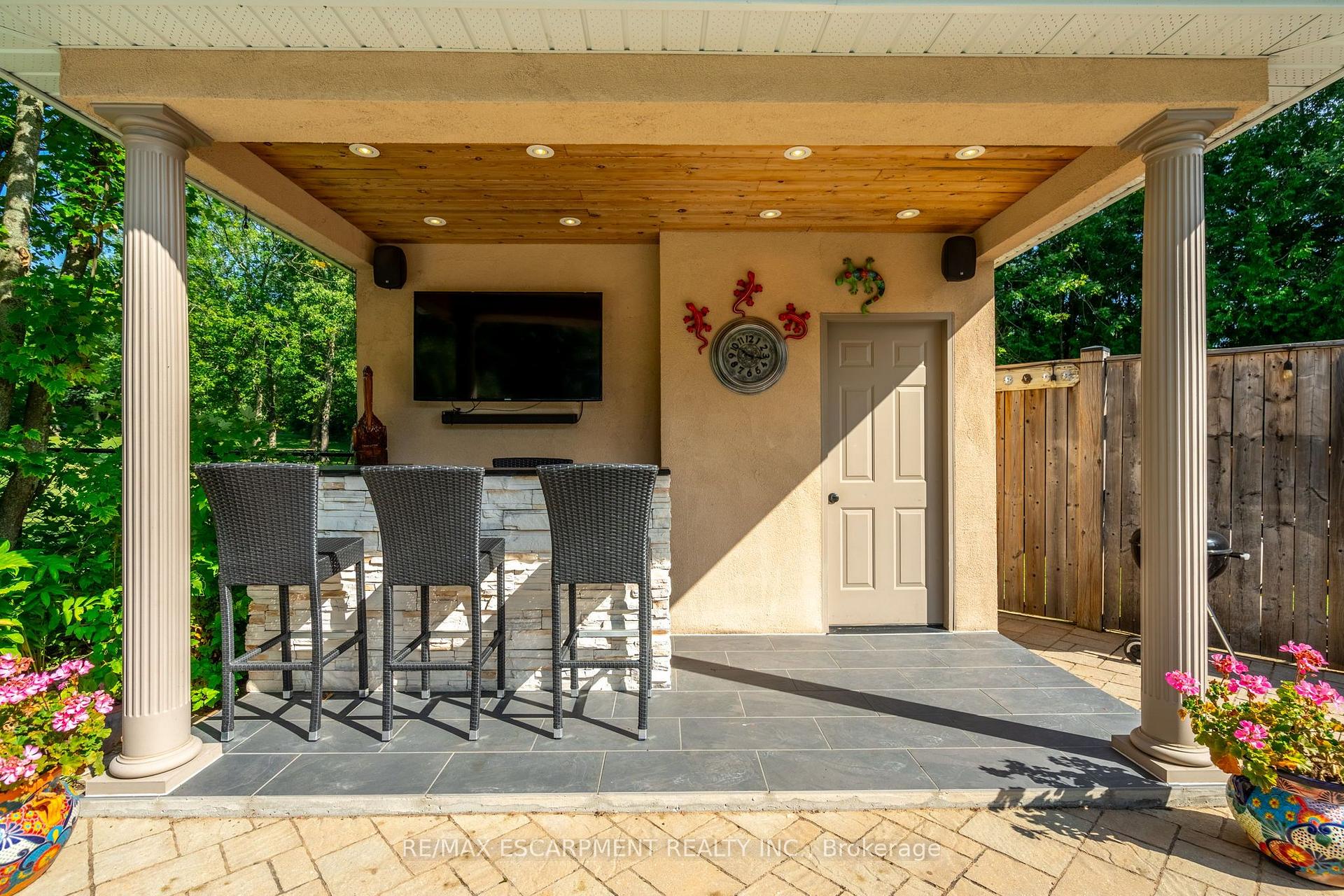 Photo 46 of 2159 Britannia Road, Burlington, Rural Burlington — HOMEH