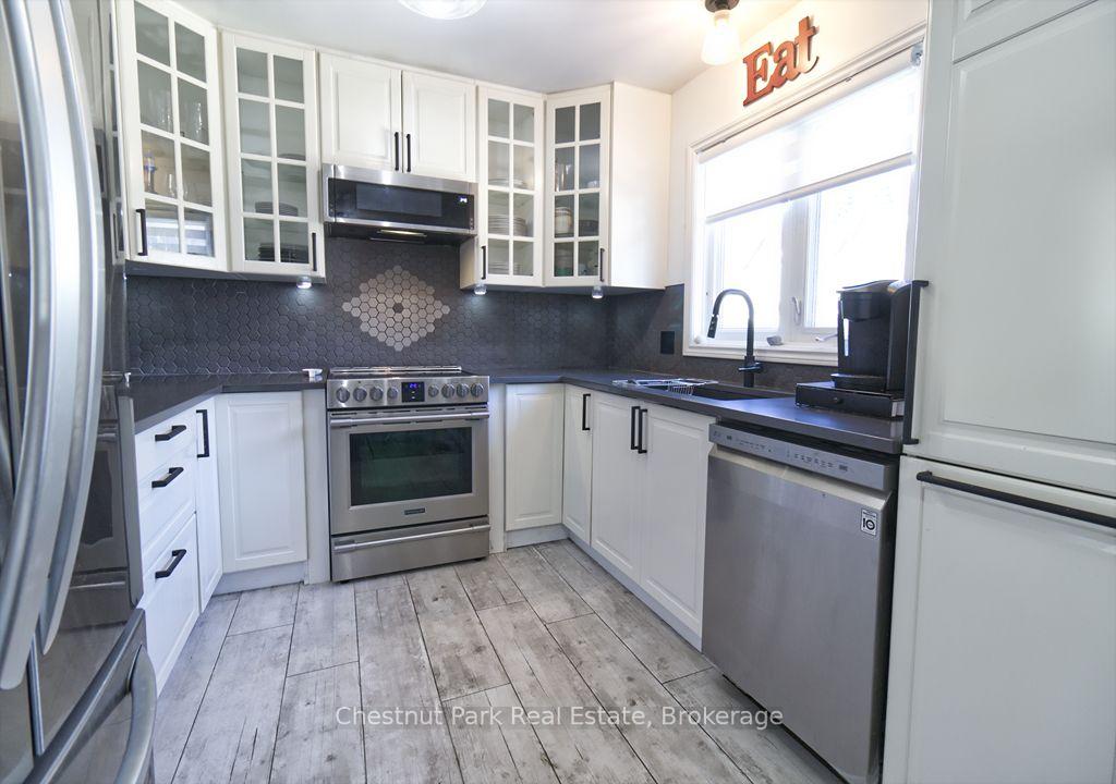 Photo 17 of 24 Starboard Road, Collingwood — HOMEH