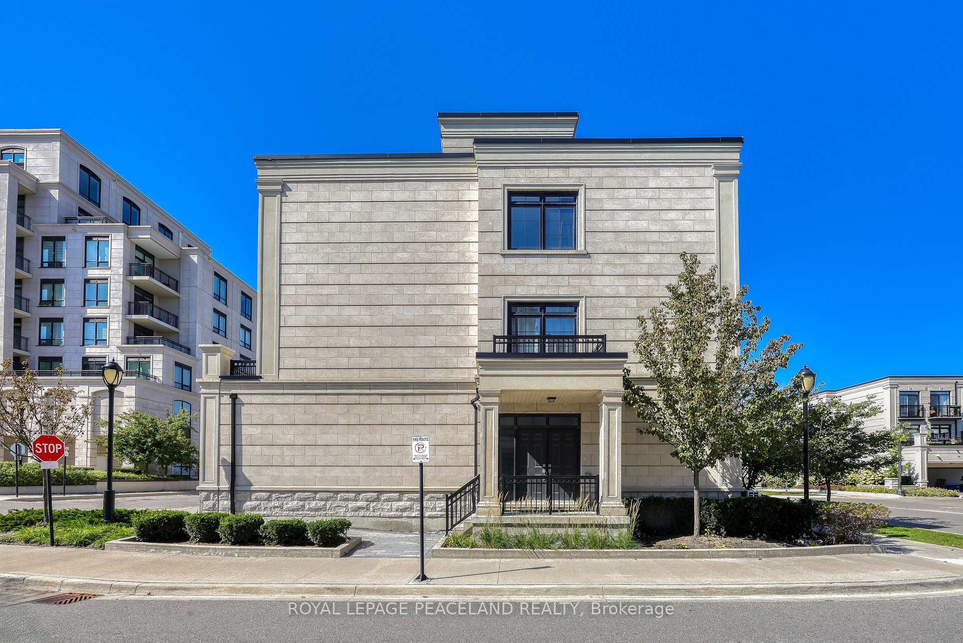 Photo 2 of 264 Buchanan Drive, Markham, Unionville — HOMEH