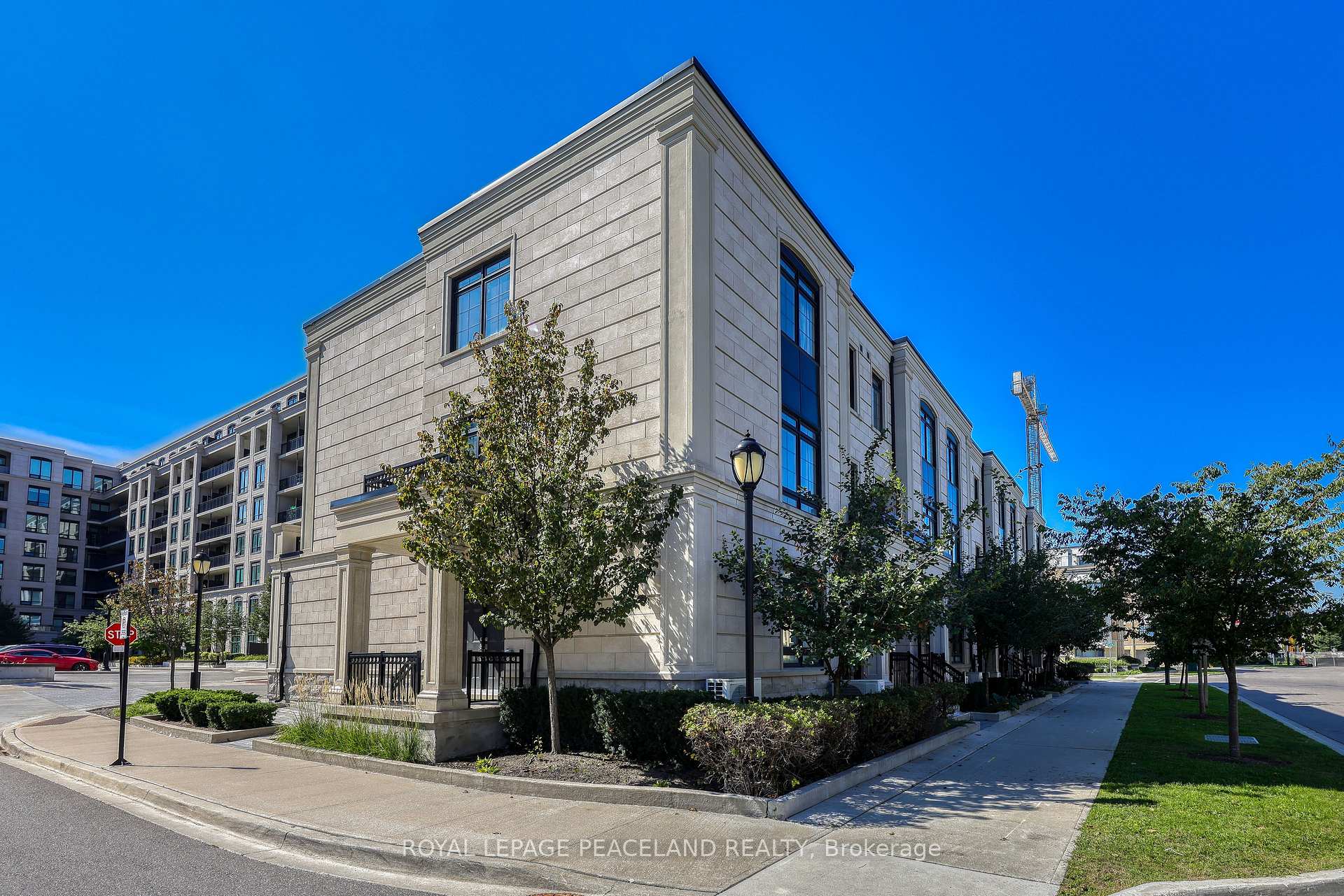 Photo 4 of 264 Buchanan Drive, Markham, Unionville — HOMEH