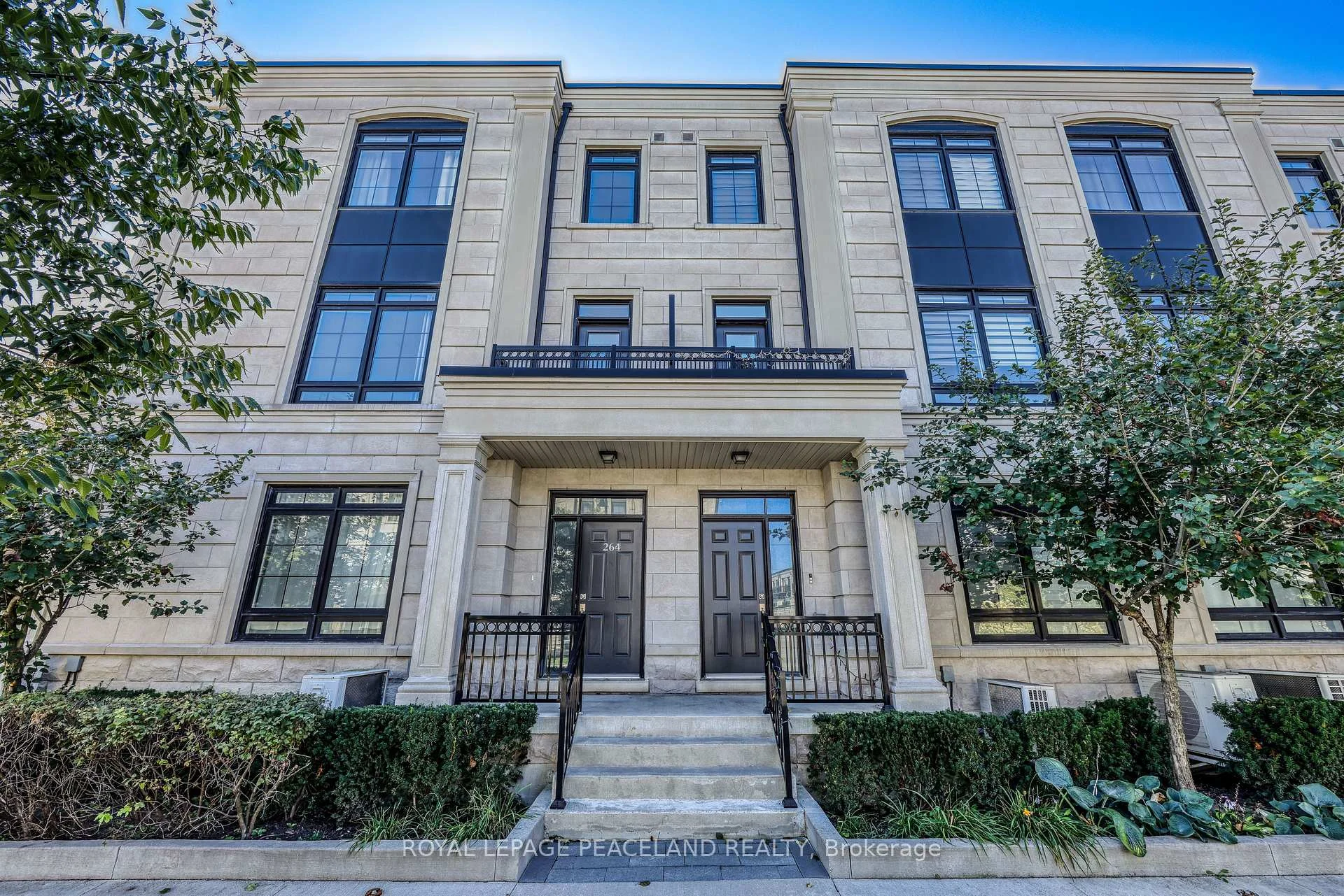 Photo 3 of 264 Buchanan Drive, Markham, Unionville — HOMEH