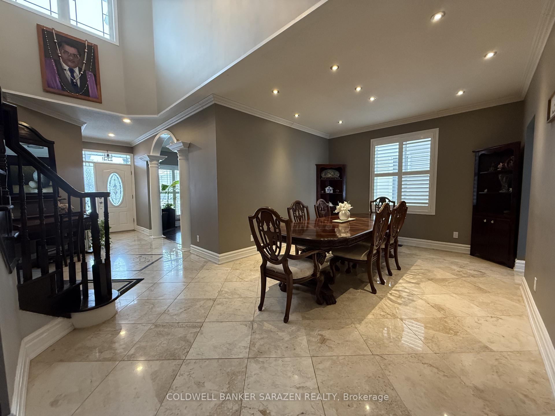 Photo 3 of 302 Edgemoore Crescent E, Ottawa, Kanata - Morgan's Grant/South March — HOMEH