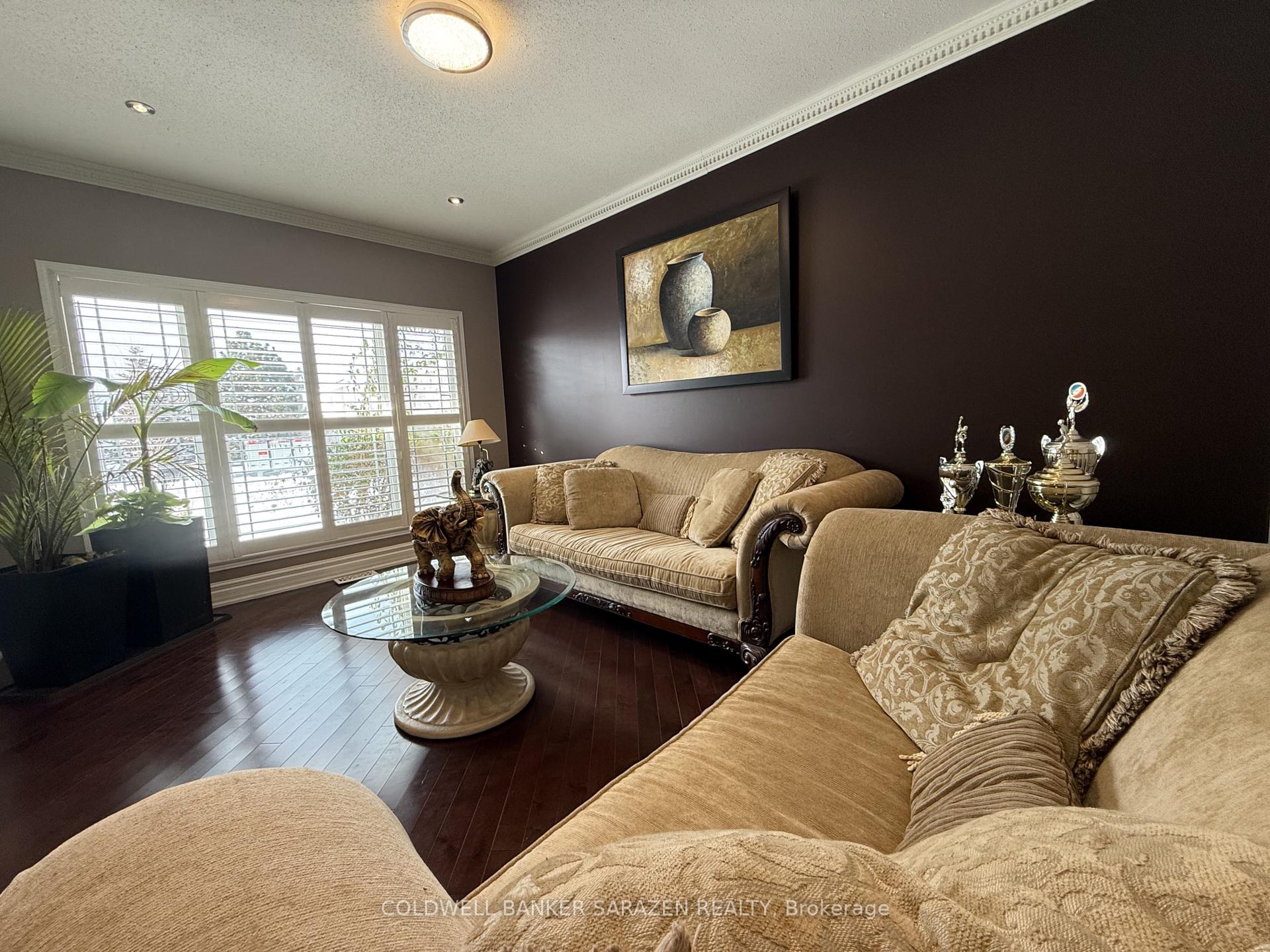 Photo 4 of 302 Edgemoore Crescent E, Ottawa, Kanata - Morgan's Grant/South March — HOMEH